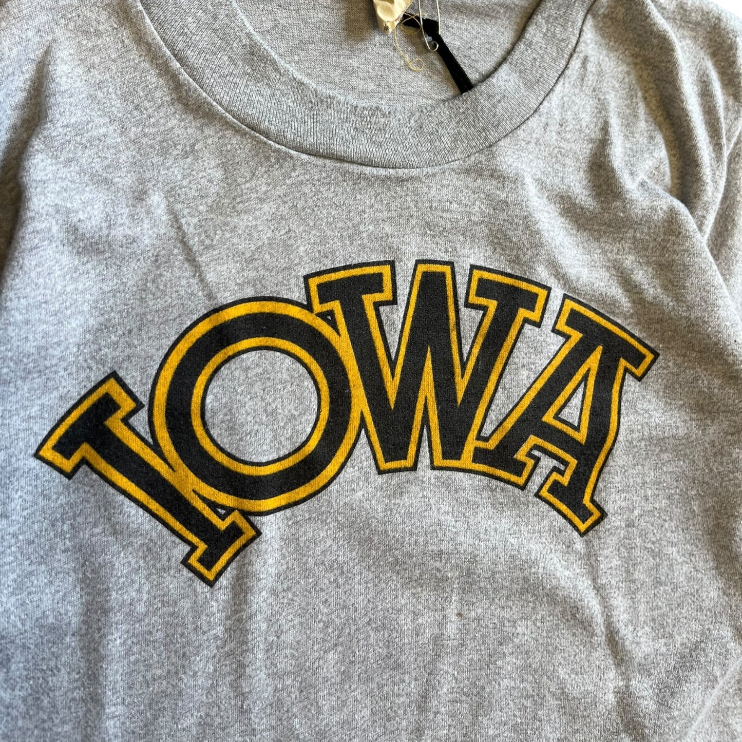 Vintage University Of Iowa “Iowa”Chest Spell out Tee
