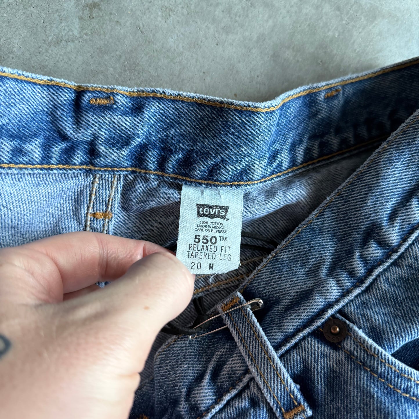 Y2K Levi’s 550 Chopped Jorts
