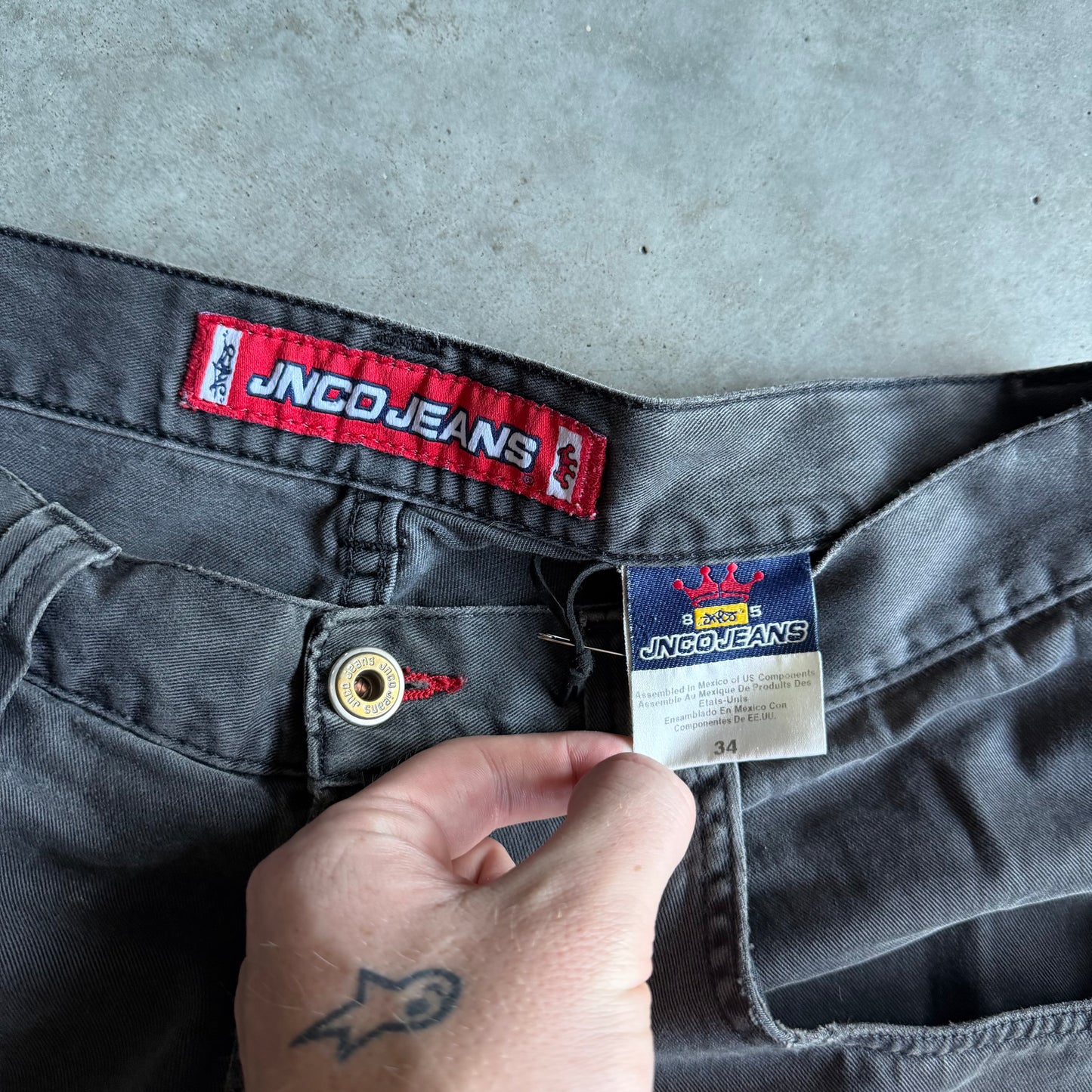 Vintage JNCO Jeans Tribal Crown Black Cargo Shorts