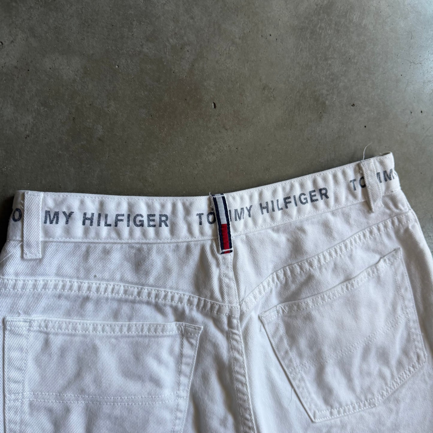 Y2K Women’s Tommy Hilfiger Waist Spell-Out White Jorts
