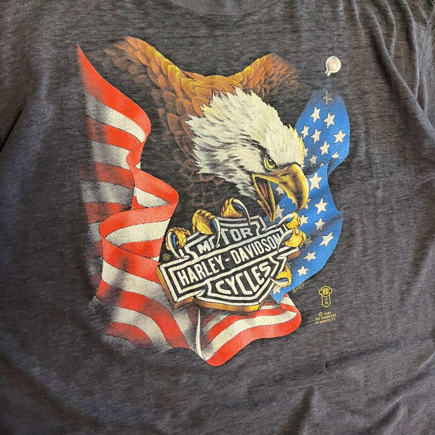Vintage 1987 Harley Davidson 3D Emblem Eagle USA Flag Tee