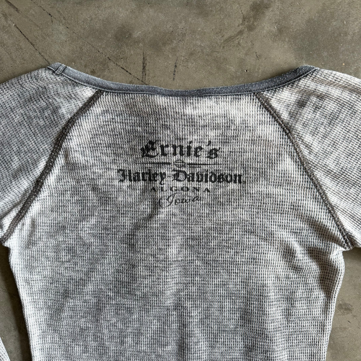 Women’s Y2K Harley Davidson Grey Thermal w/Spellout Graphic