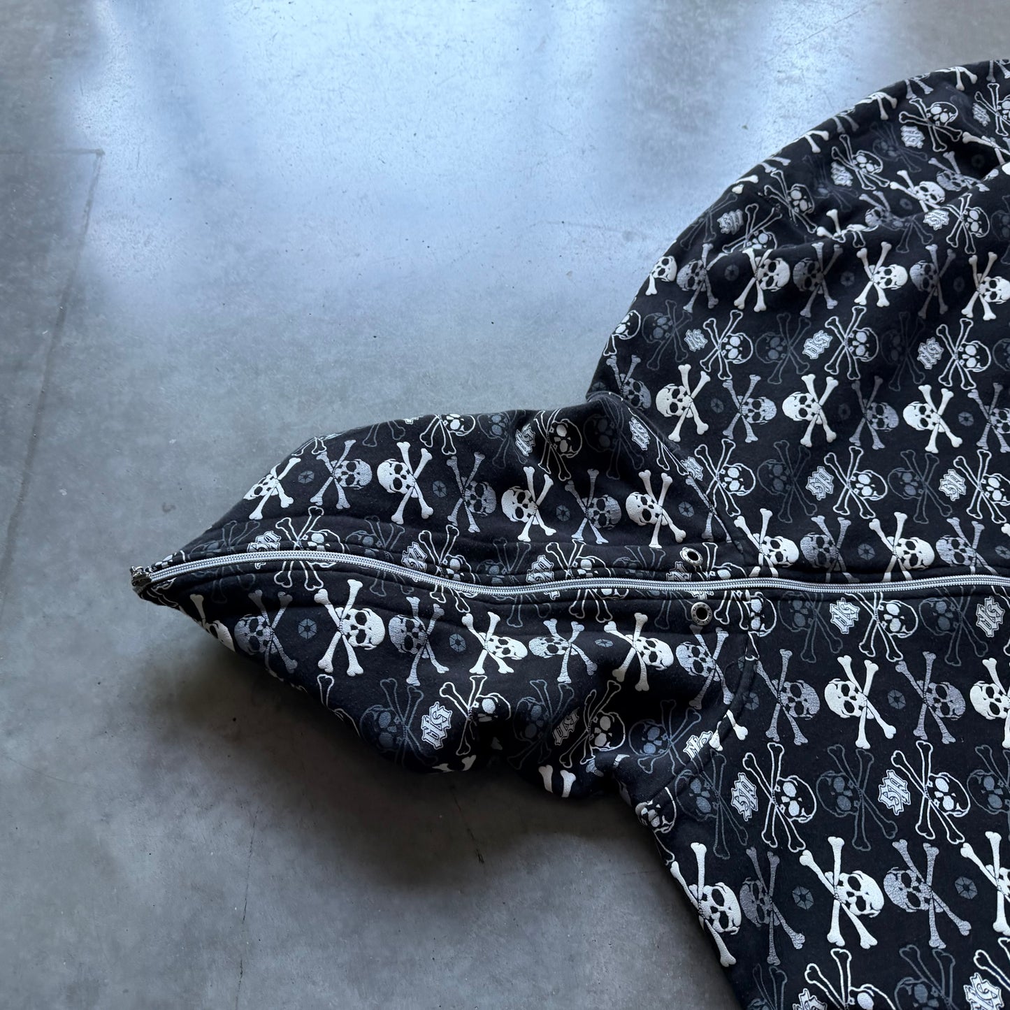 Y2K Southpole Skull & Cross Bones AOP Thermal Lined Zip-Up Hoodie
