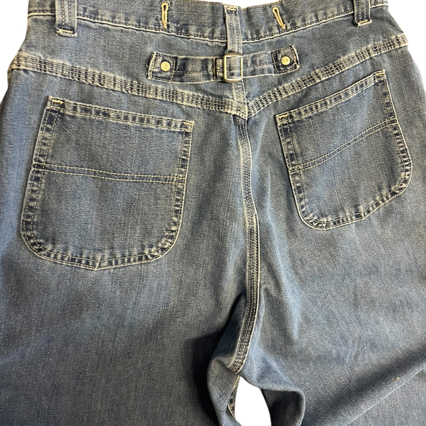 Woman’s Vintage Lee Rivet Buckle Back Lightwash Jeans