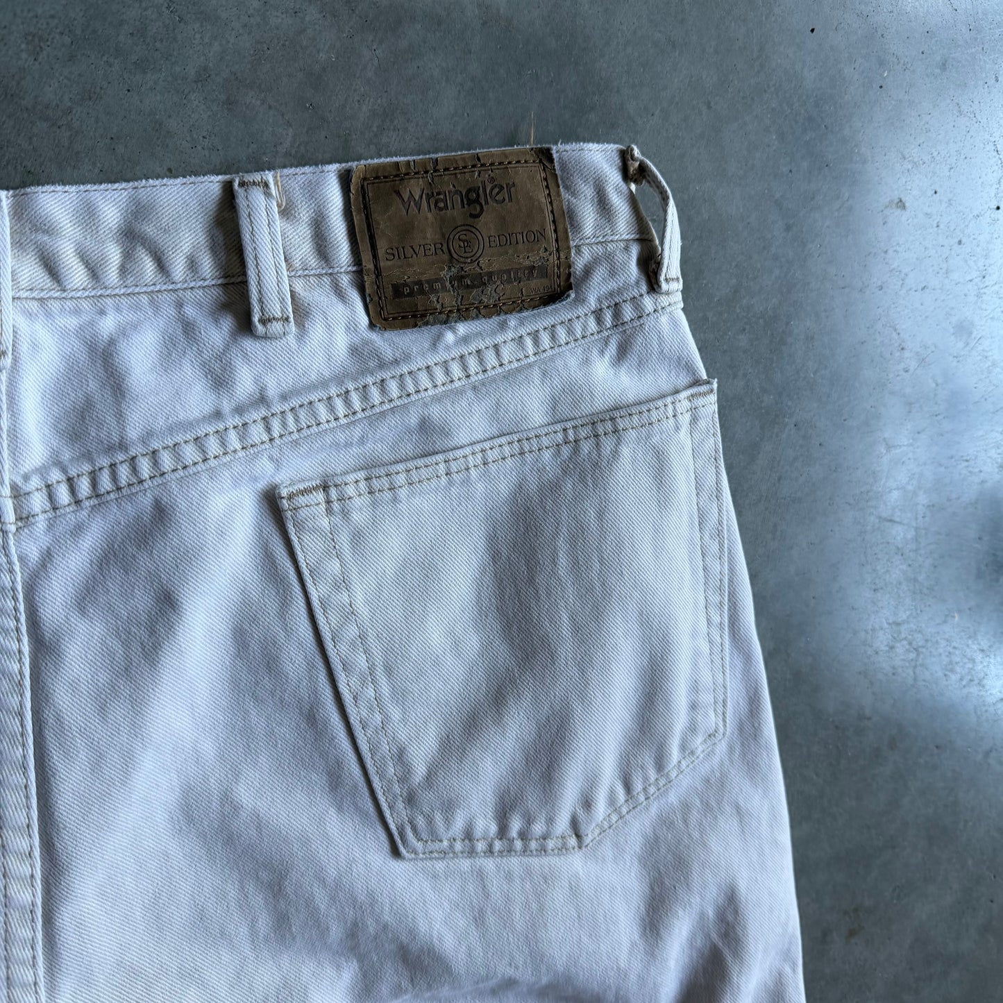 Y2K Wrangler Silver Edition Tan Jorts