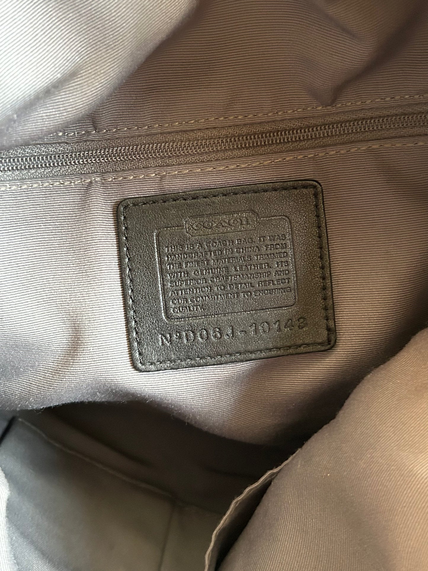 2006 Coach Chelsea Black Tricolor Turnlock