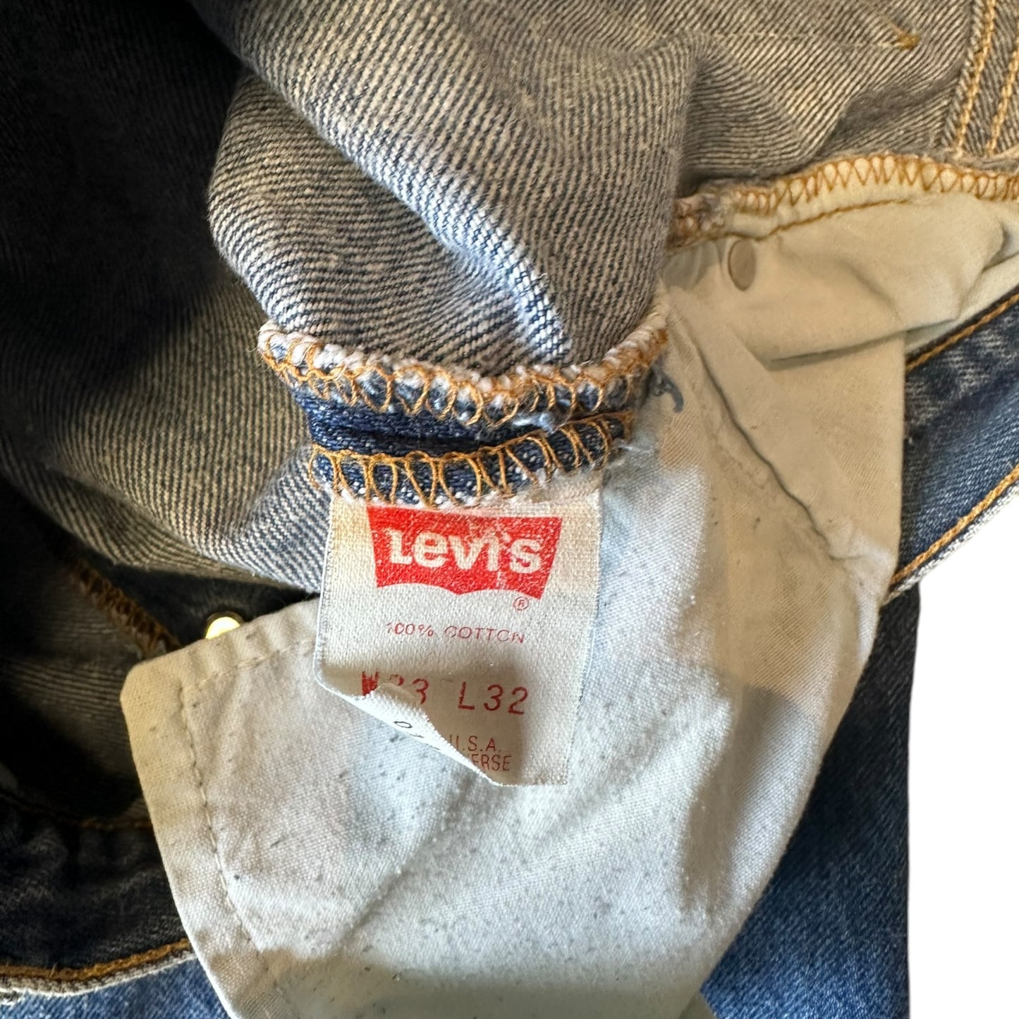Y2K Levi’s 501 Medium Wash Jeans