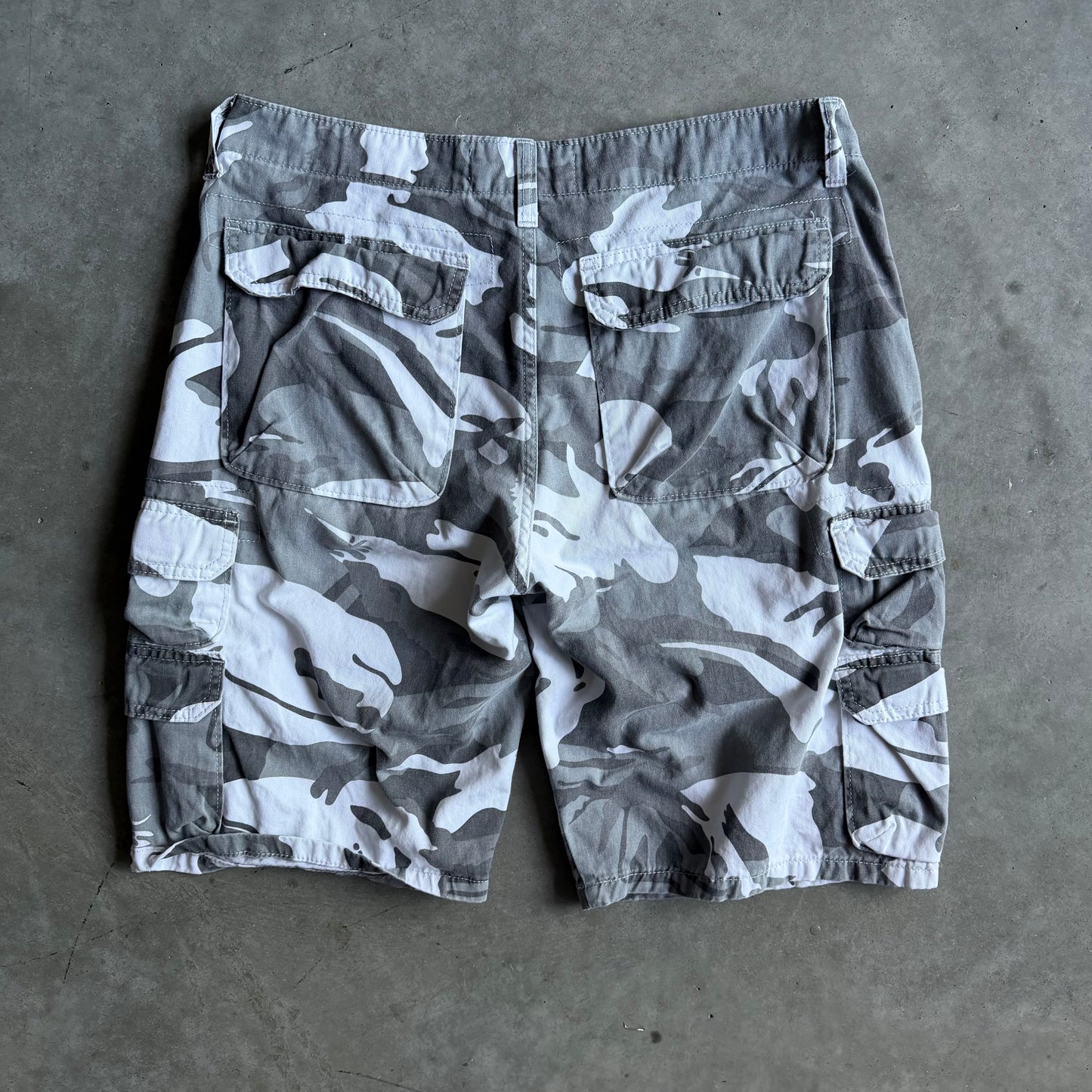 Y2K Wrangler Authentics Snow Camo Cargo Jorts