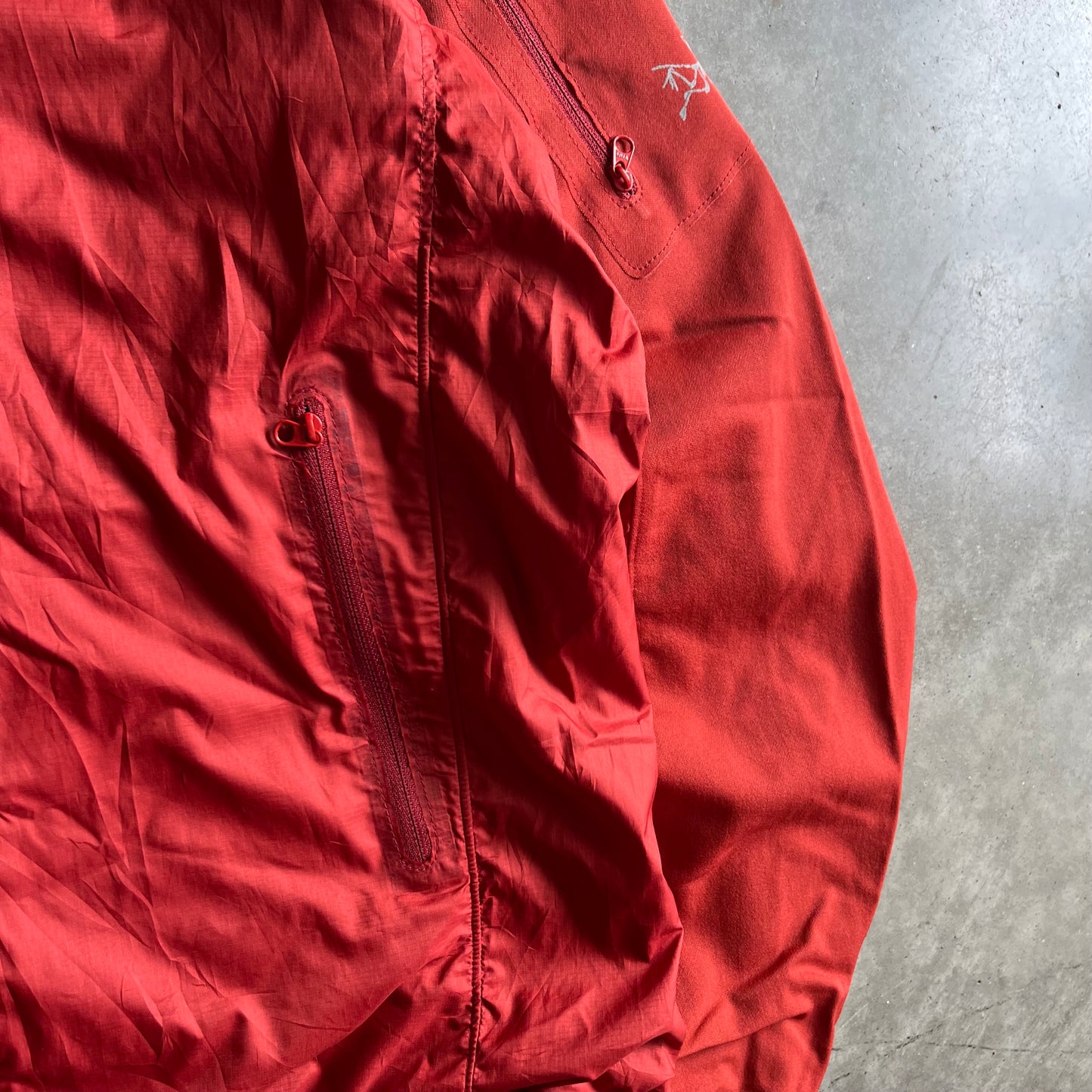 Arc’Teryx insulated Clay Windbreaker