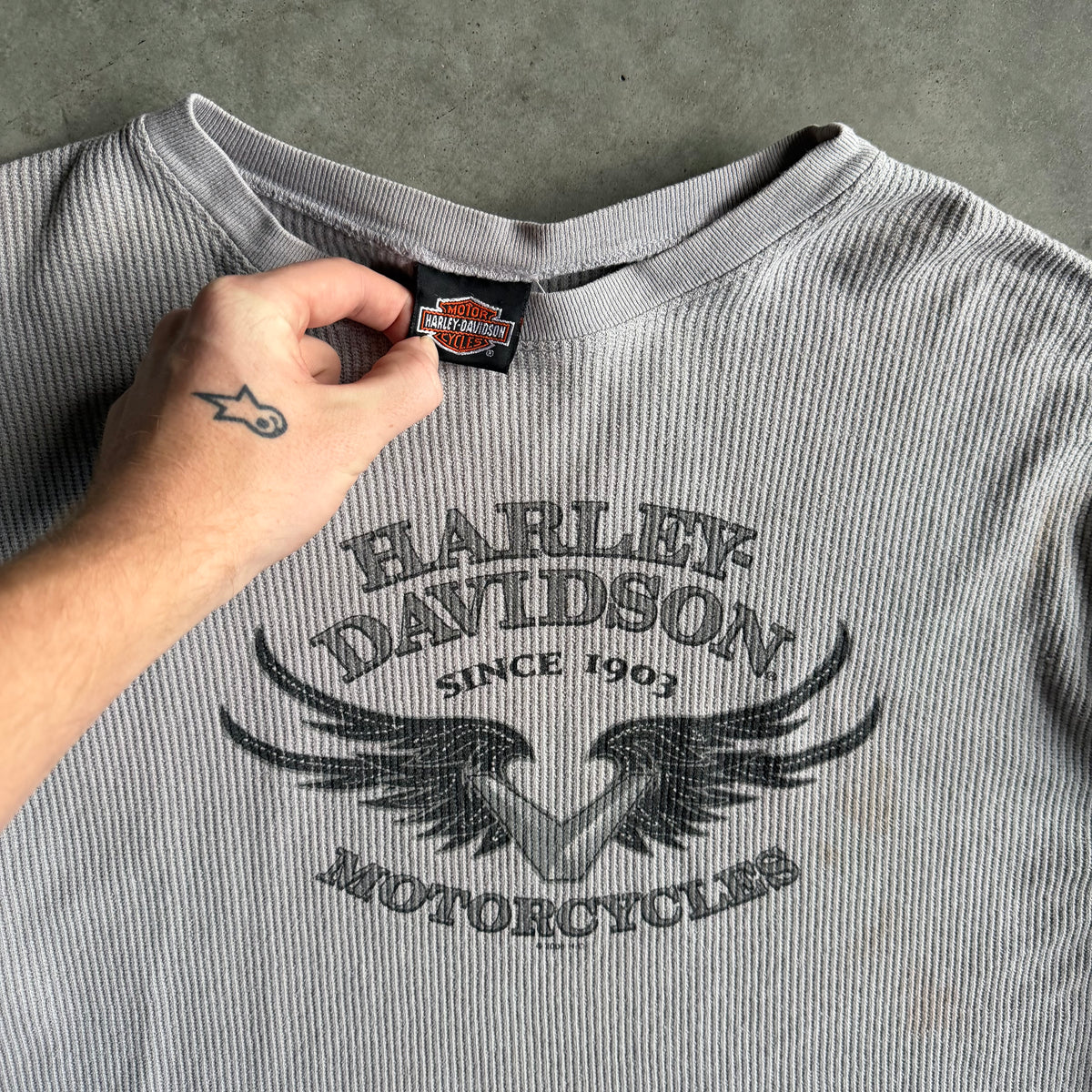 Vintage Harley Davidson Winged Logo Gray Thermal L/S