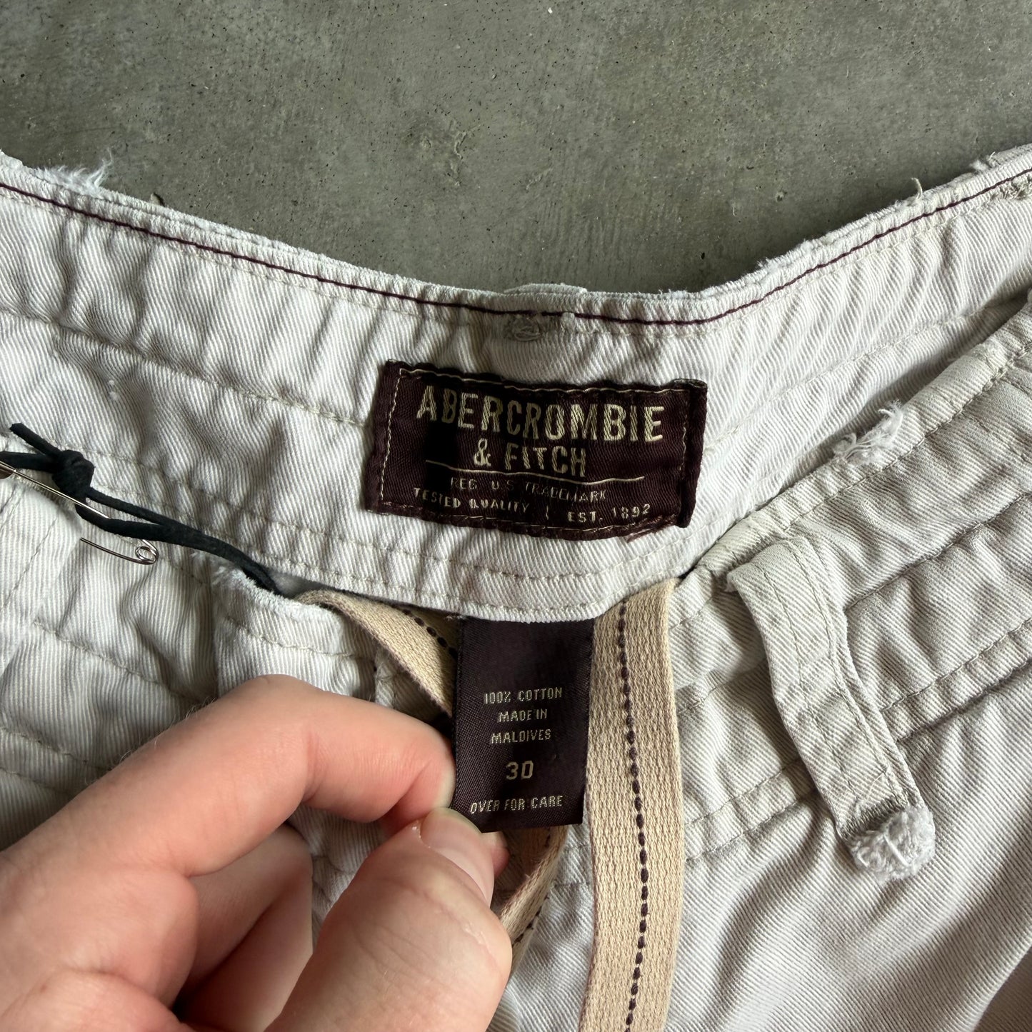 Y2K Abercrombie & Fitch Light Tan Cargo Shorts