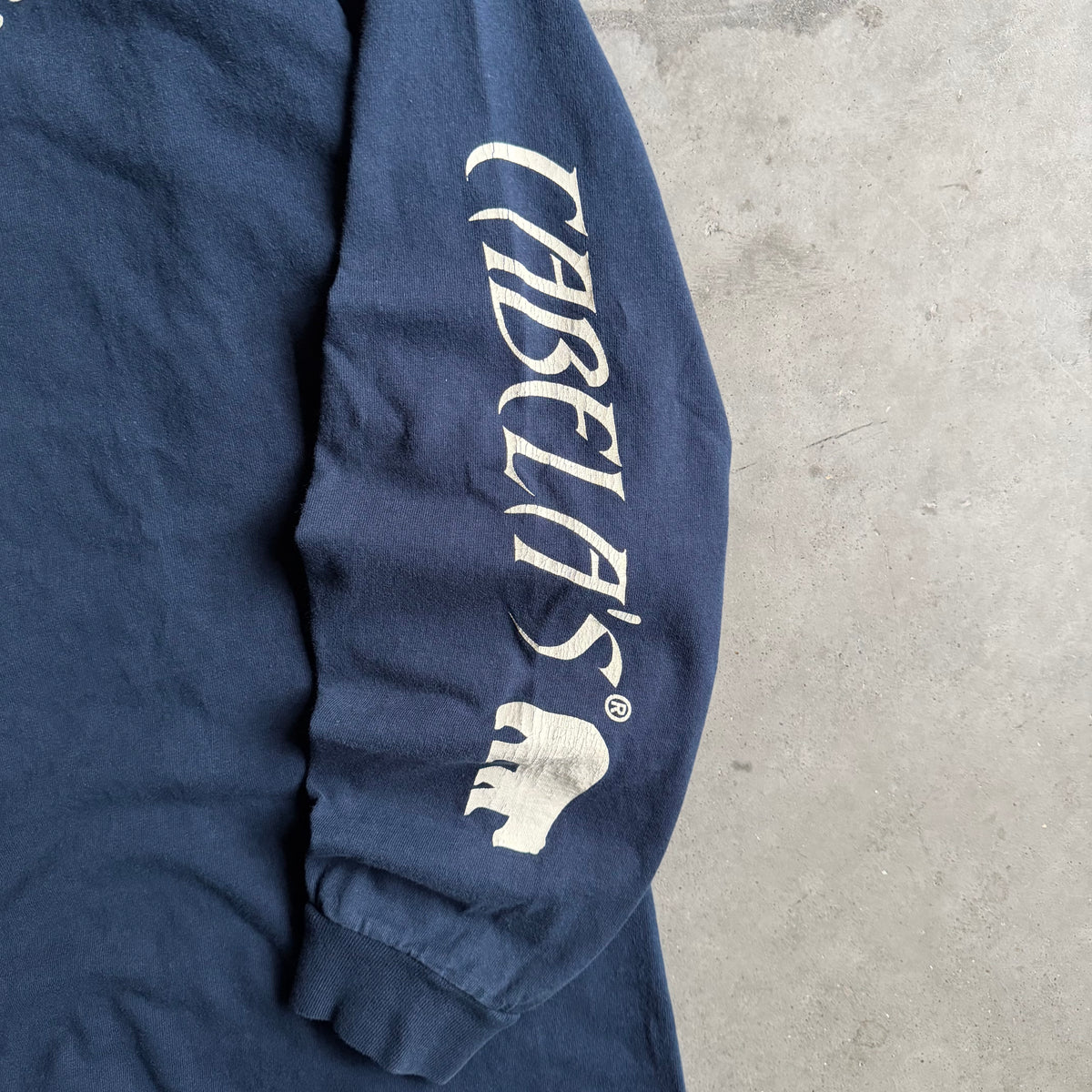 Vintage Cabela’s Tribal Spellout Polar Bear Longsleeve Tee