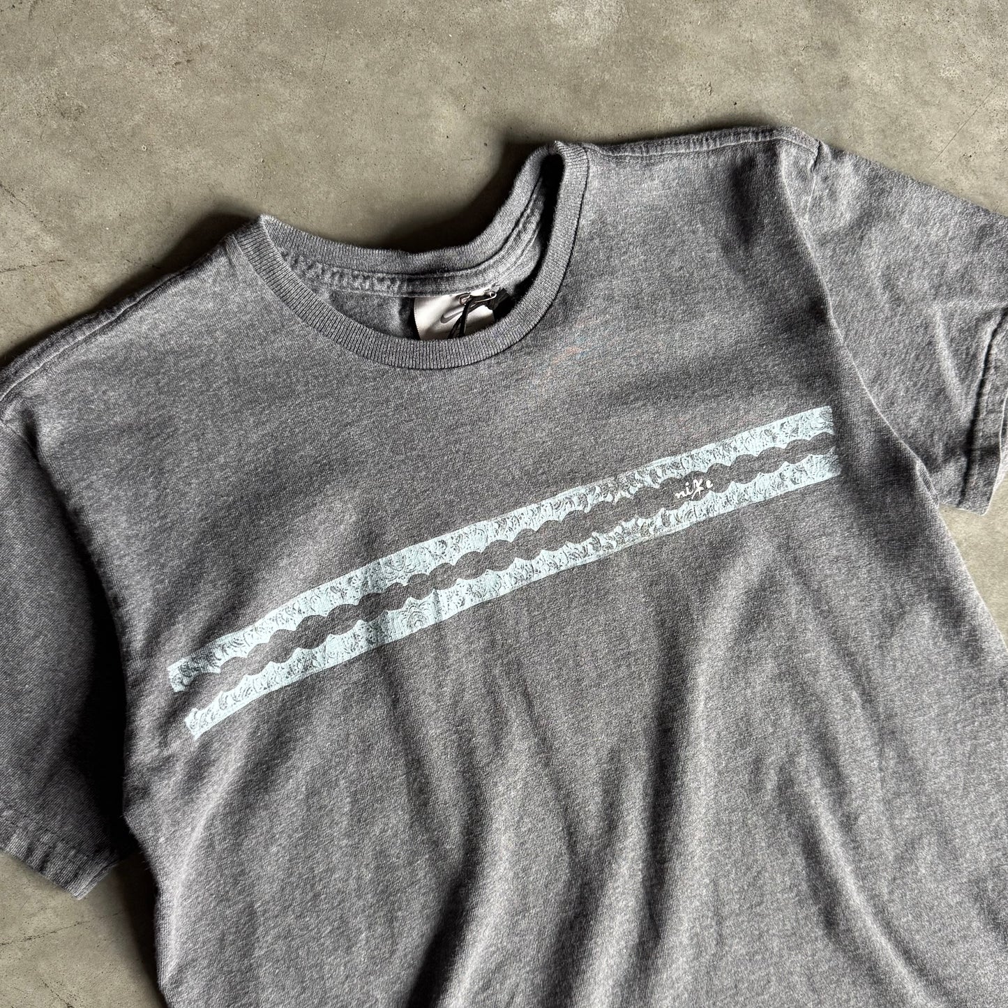 Women’s Y2K Nike Grey Surfer Stripes Boxy Tee