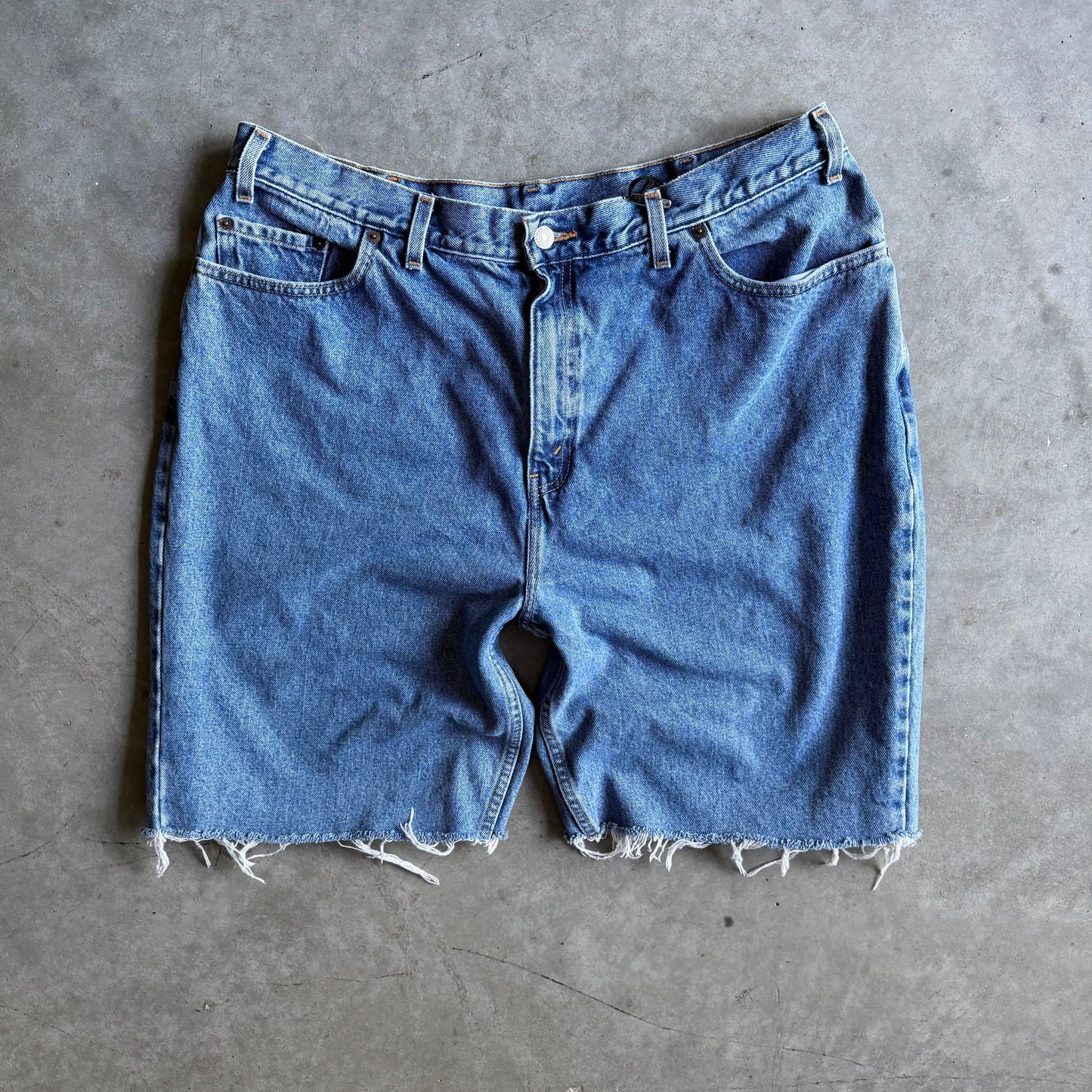 Y2K Levi’s 550 Chopped Jorts