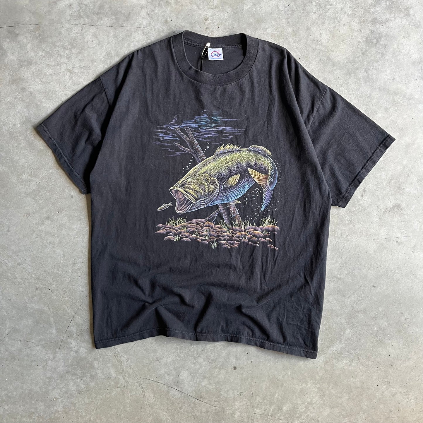 Vintage Large Mouth Bass Fishing Nature Tee