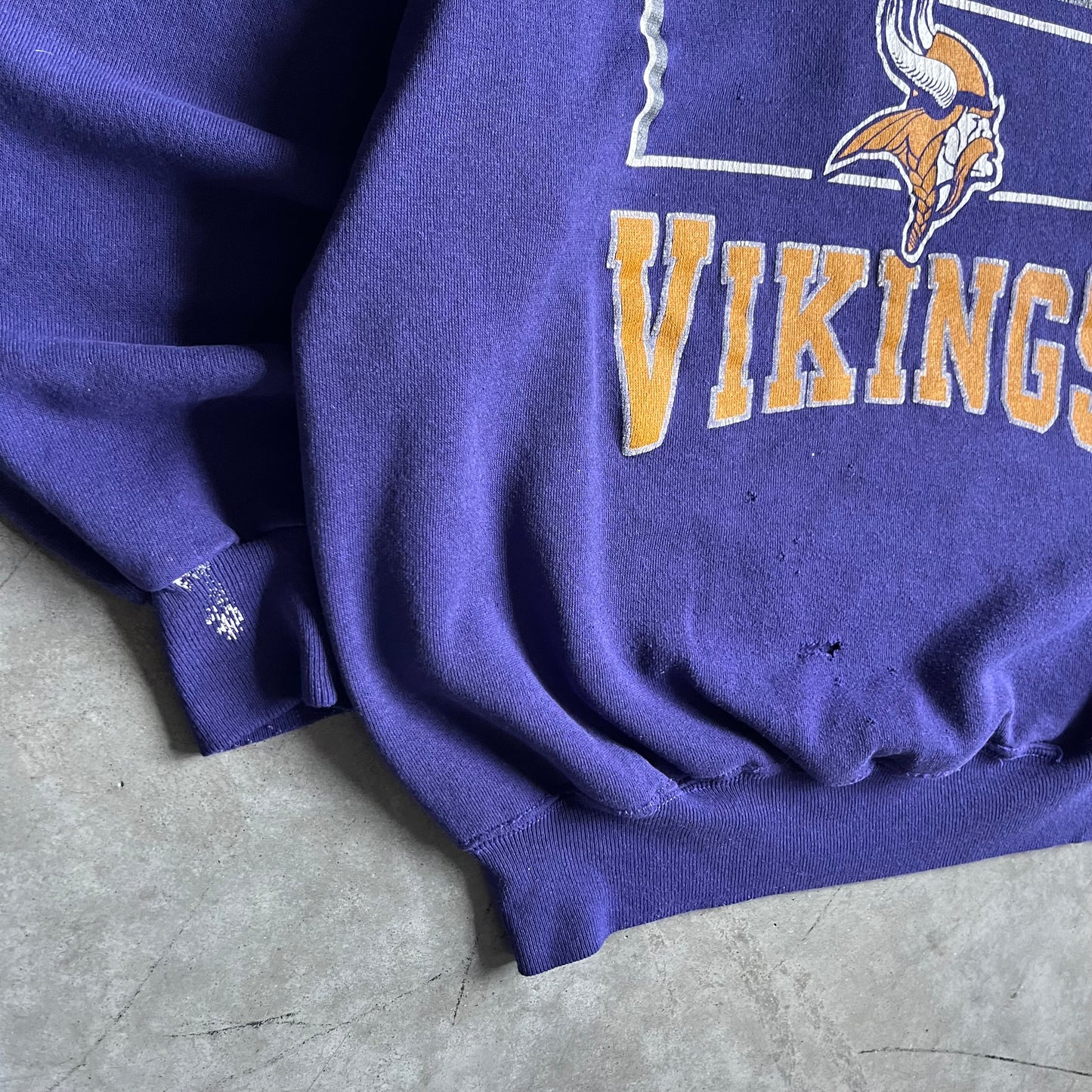 Vintage Minnesota Vikings Graphic Raglan Sweatshirt