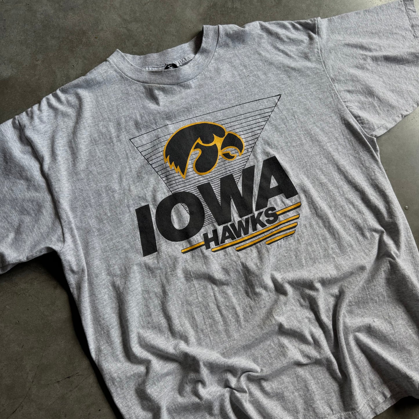 Y2K Iowa Hawkeyes 80’s Logo Tee