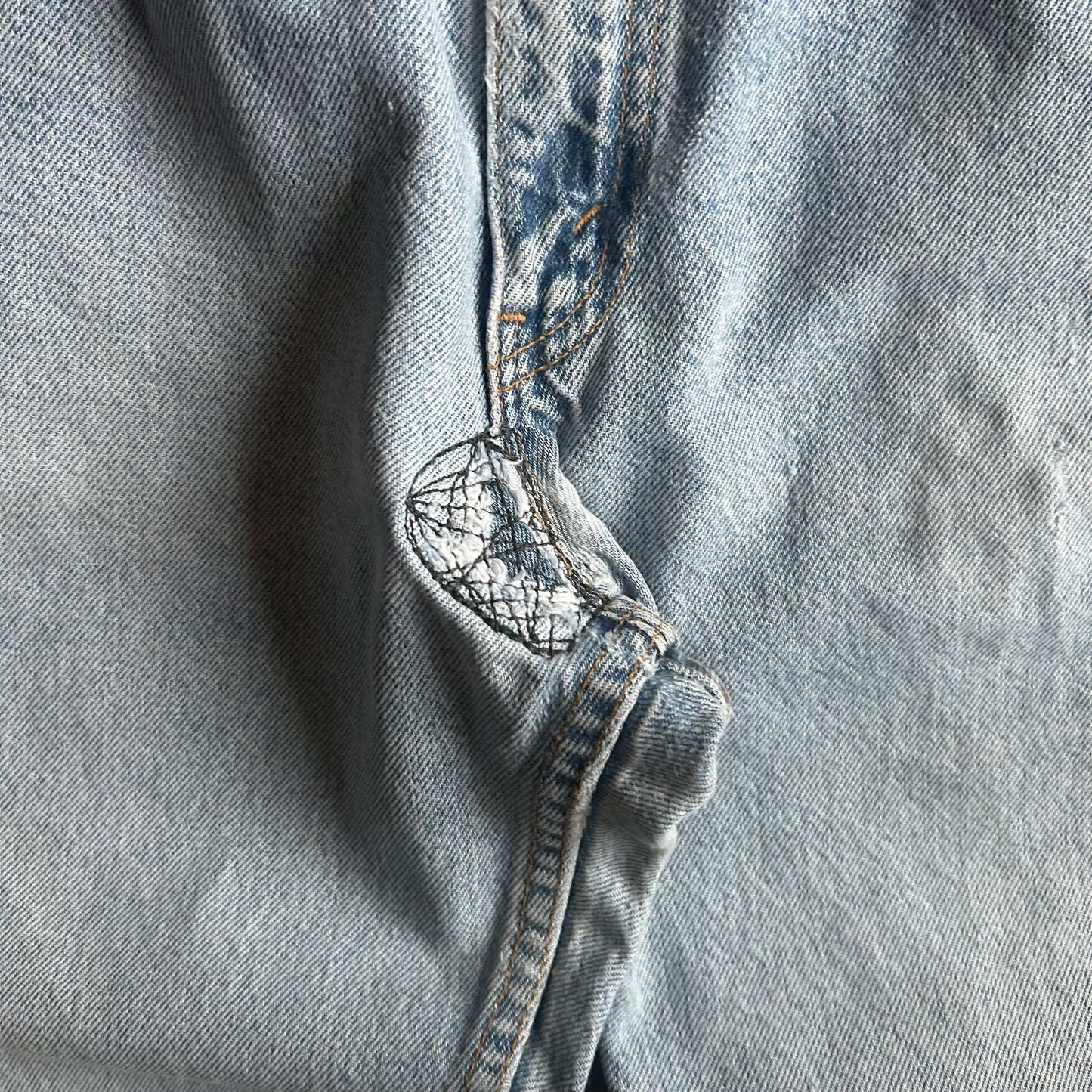 Vintage Levi’s 505 Straight Leg Distressed Pocket Jeans