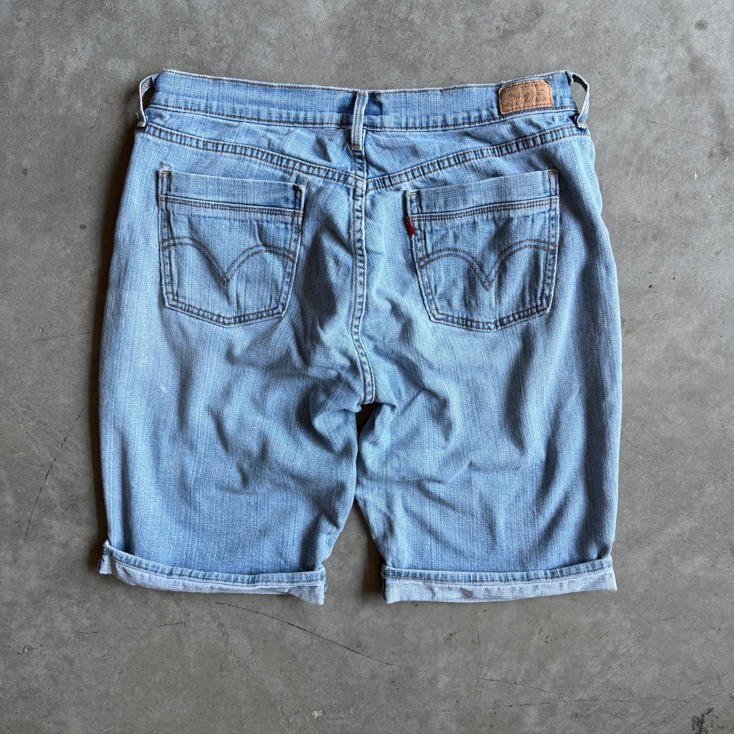 Y2K Women’s Levi’s 515 Bermuda Rolled Leg Jorts