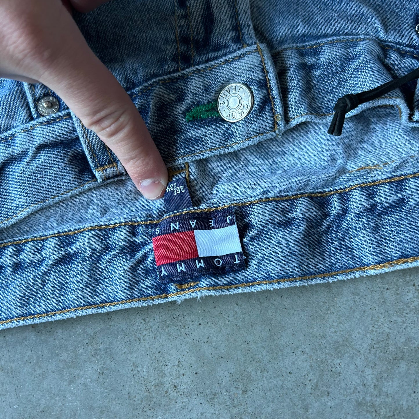 Vintage Tommy Hilfiger Relaxed Light Wash Jeans