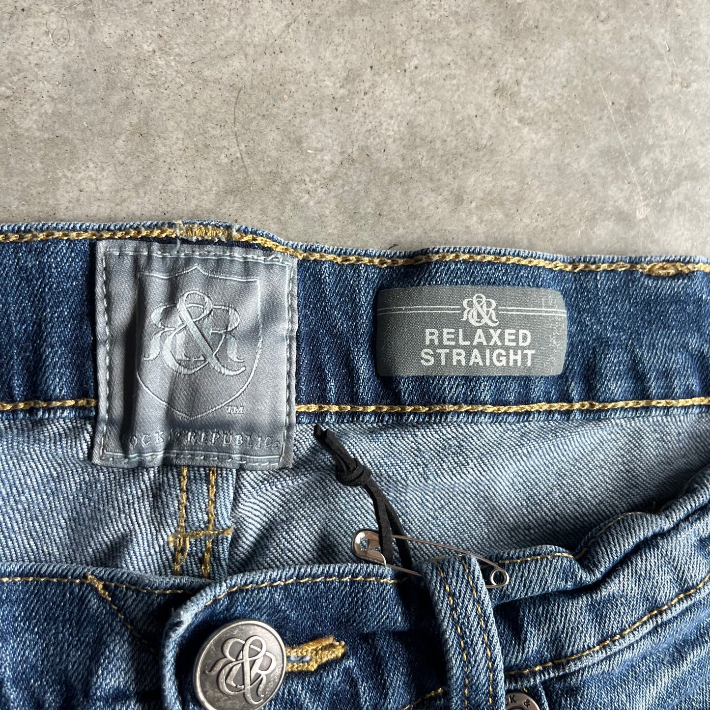 Y2K Rock & Republic Relaxed Straight Fit Blue Wash Jeans
