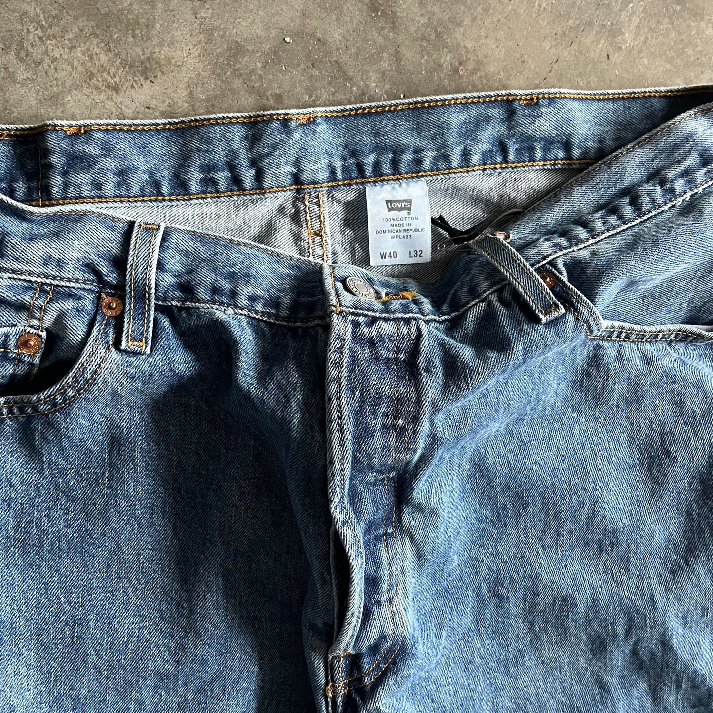 Y2K Levi’s 501 Lightwash Jeans