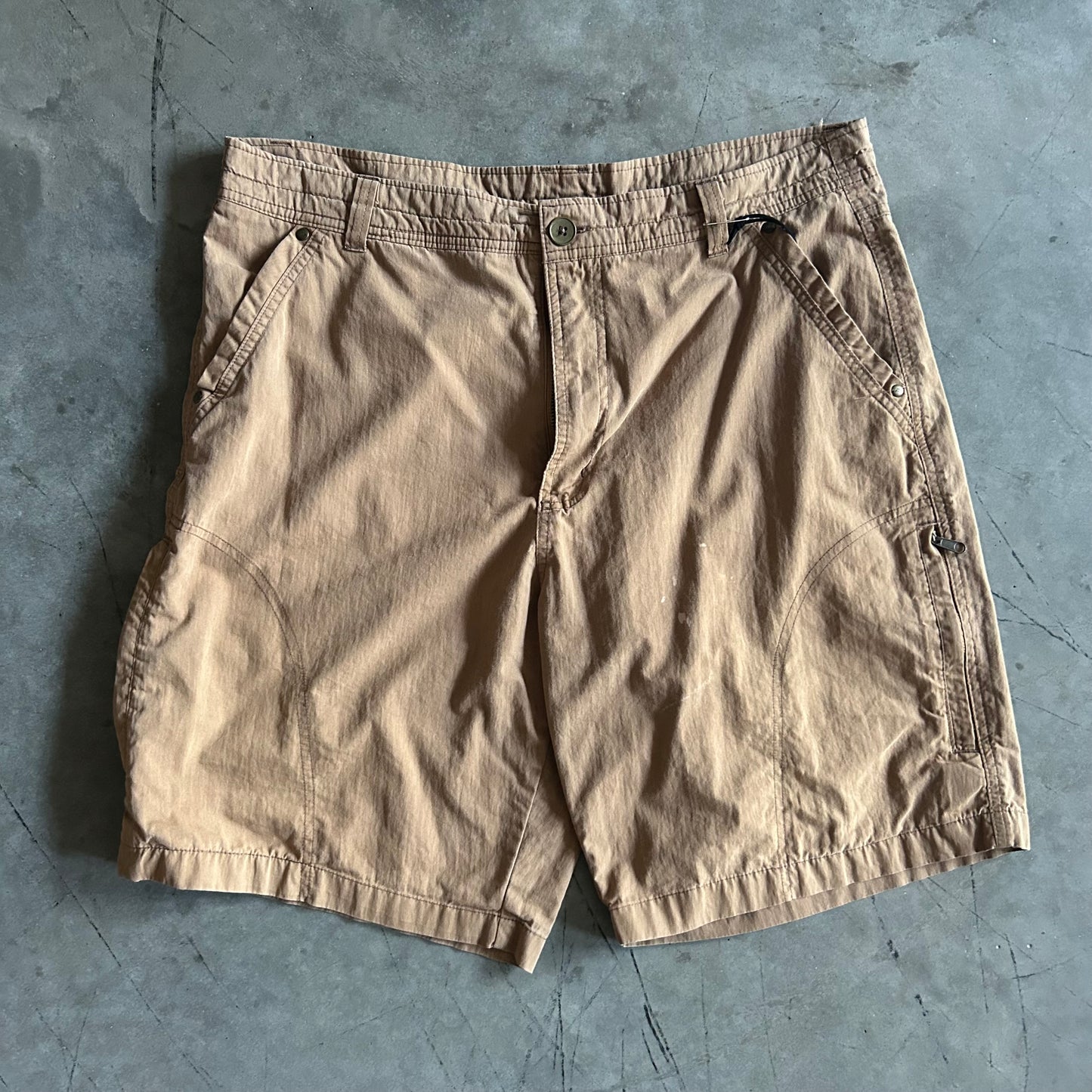 Y2K Pacific Trail Tan Multi-Pocket Shorts