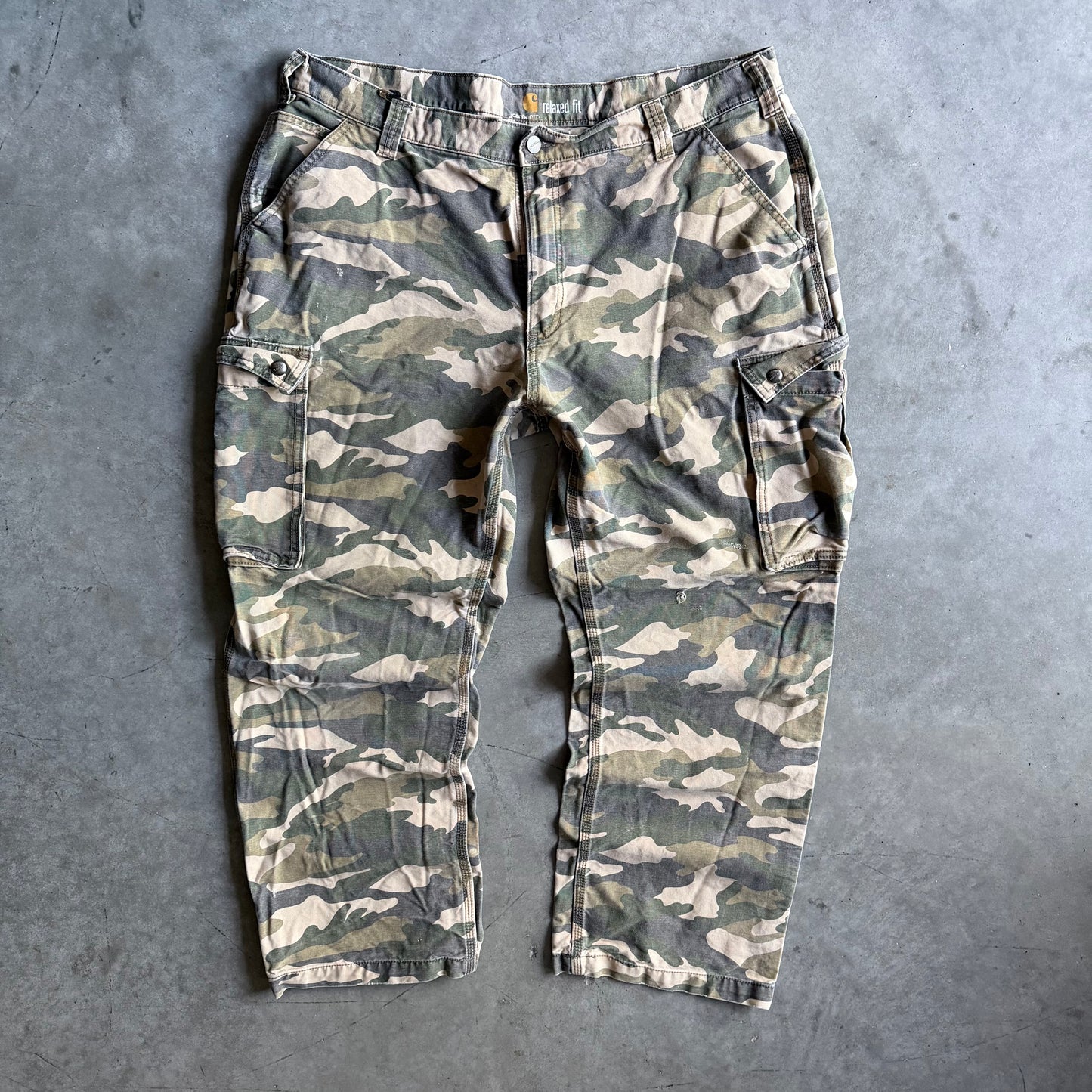 Y2K Carhartt Relaxed Fit Camo Cargo Pants