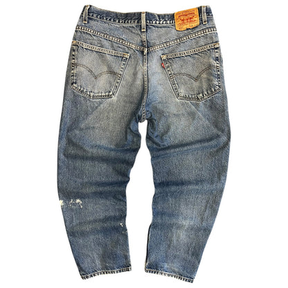 Y2K Levi’s 550 Lightwash W/ Paint Splatters