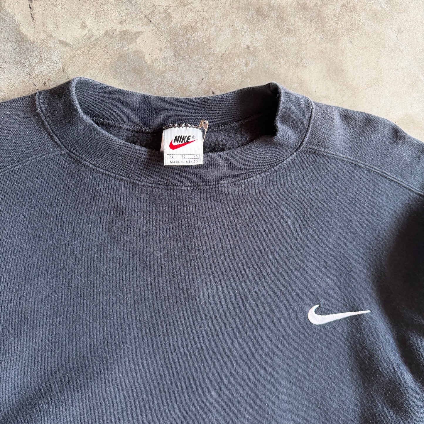 Y2K Nike Faded Shoulder Black Sweatshirt