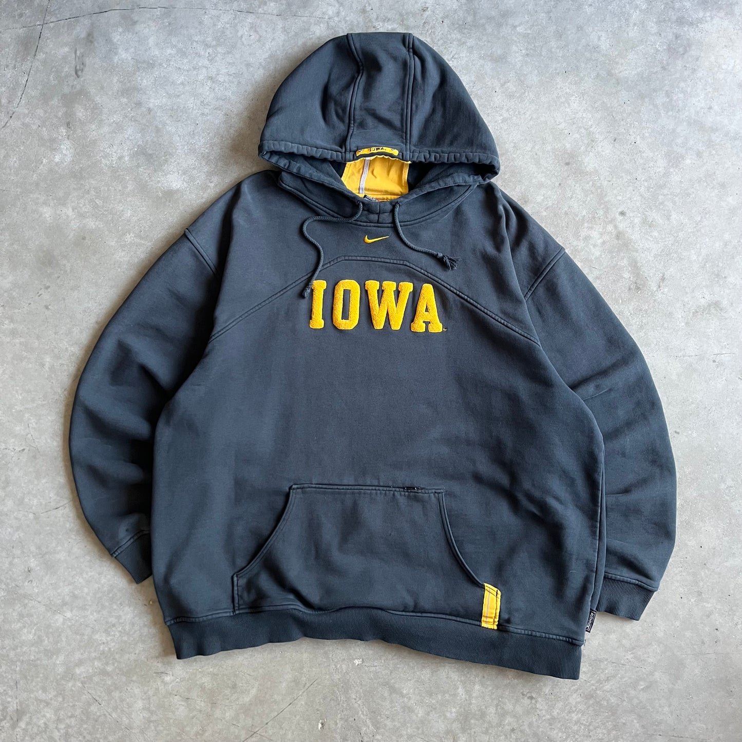 Vintage Iowa Hawkeyes Chenille Nike Center Swoosh Hoodie