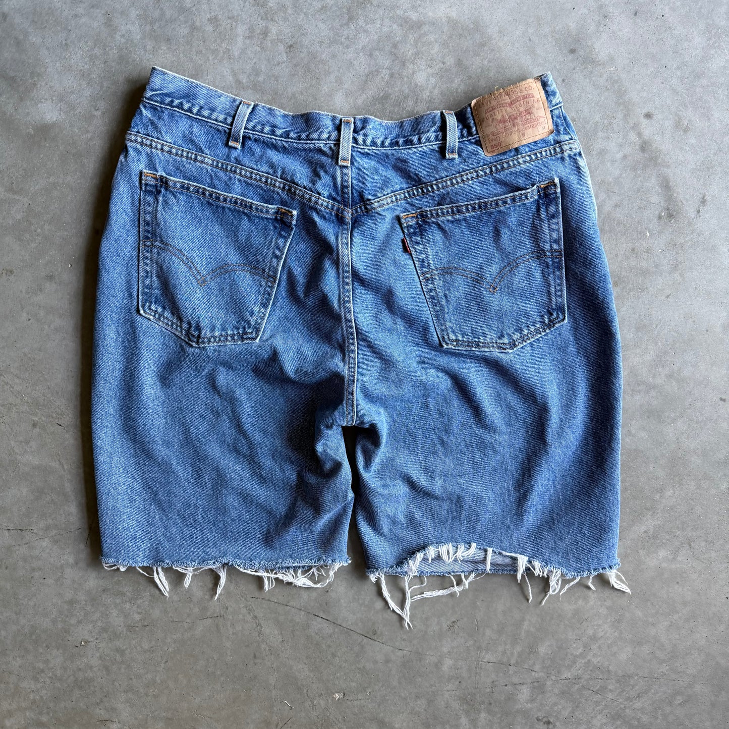 Y2K Levi’s 550 Chopped Jorts