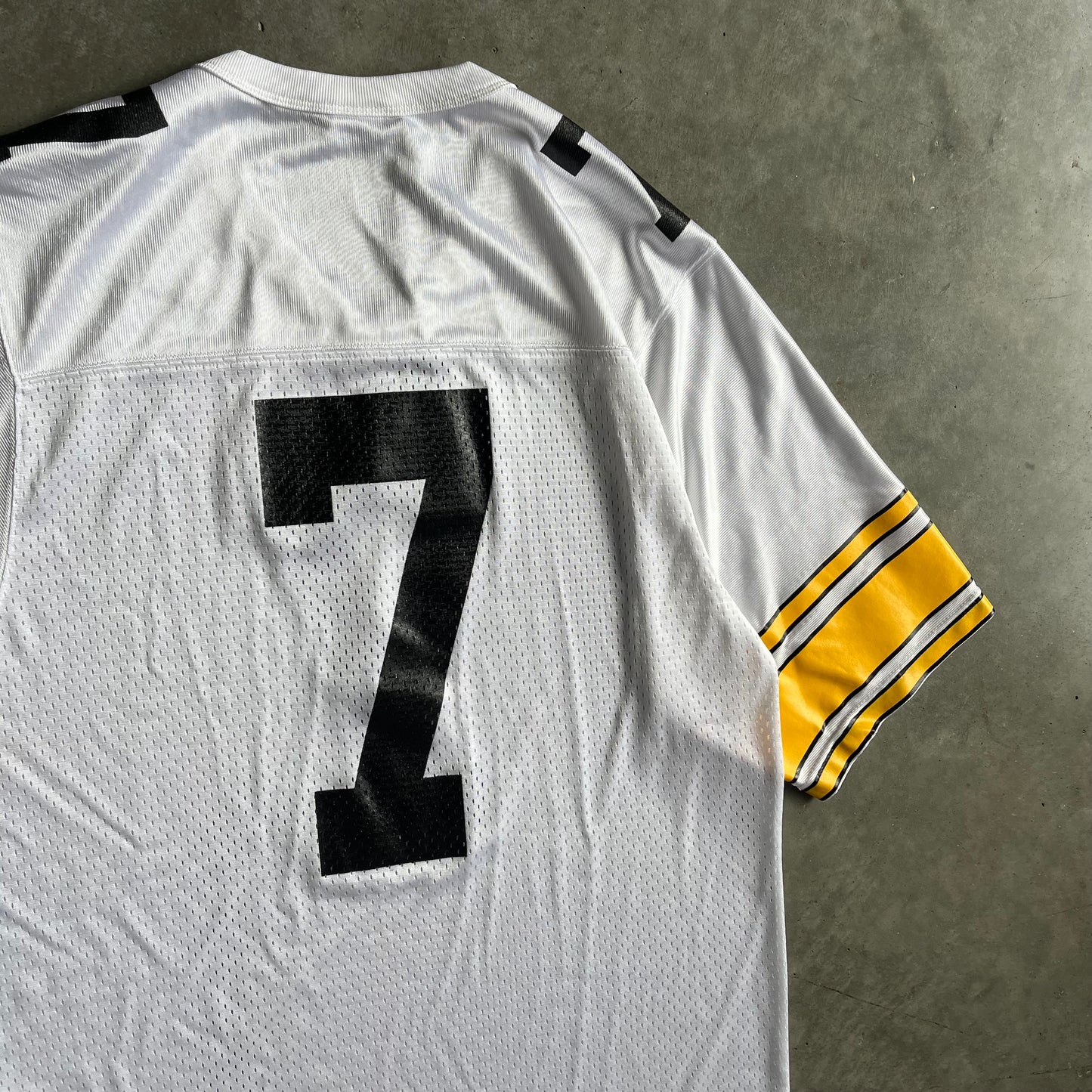 Y2K Iowa Hawkeyes Team Nike #7 Football Jersey