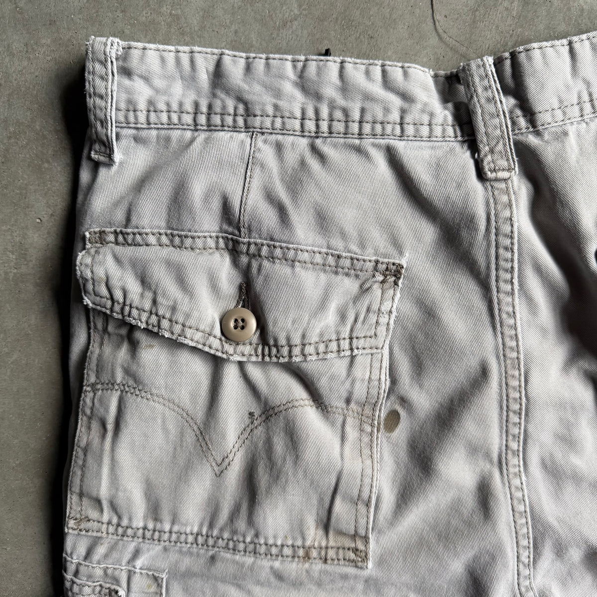 Y2K Levi’s Grey Distressed Utility Cargo Shorts