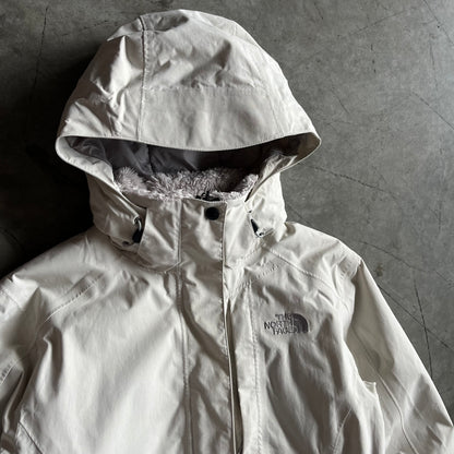 Women’s White The North Face Insulated Waterproof Sherpa Lined Winter Jacket