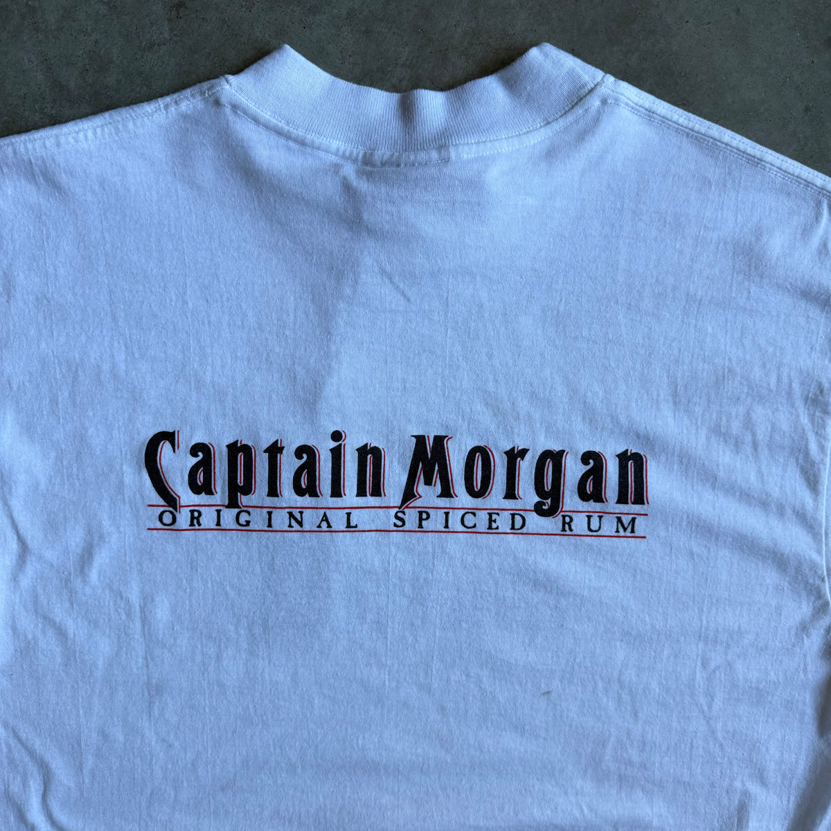 Vintage Captain Morgan “YoHoHo and a..” Quote & Bottle Tee