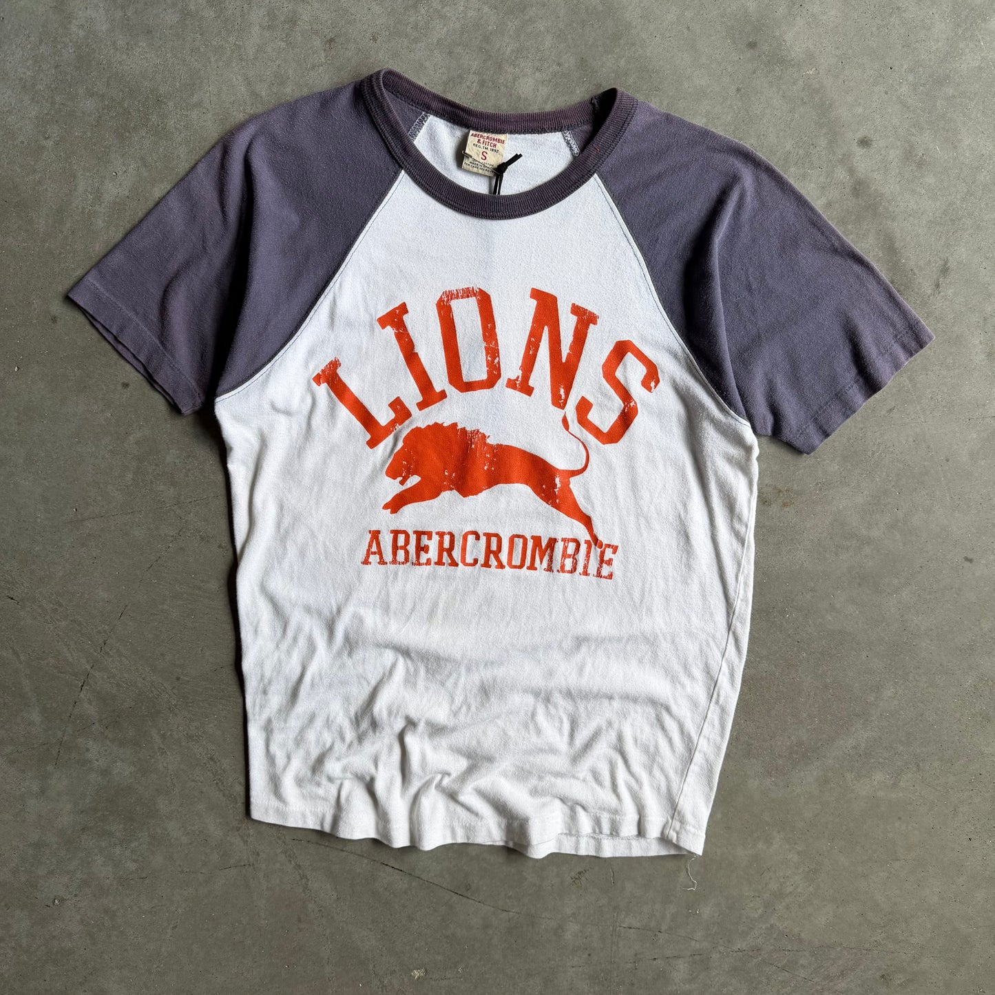 Y2K Abercrombie Lions Raglan Cut Tee