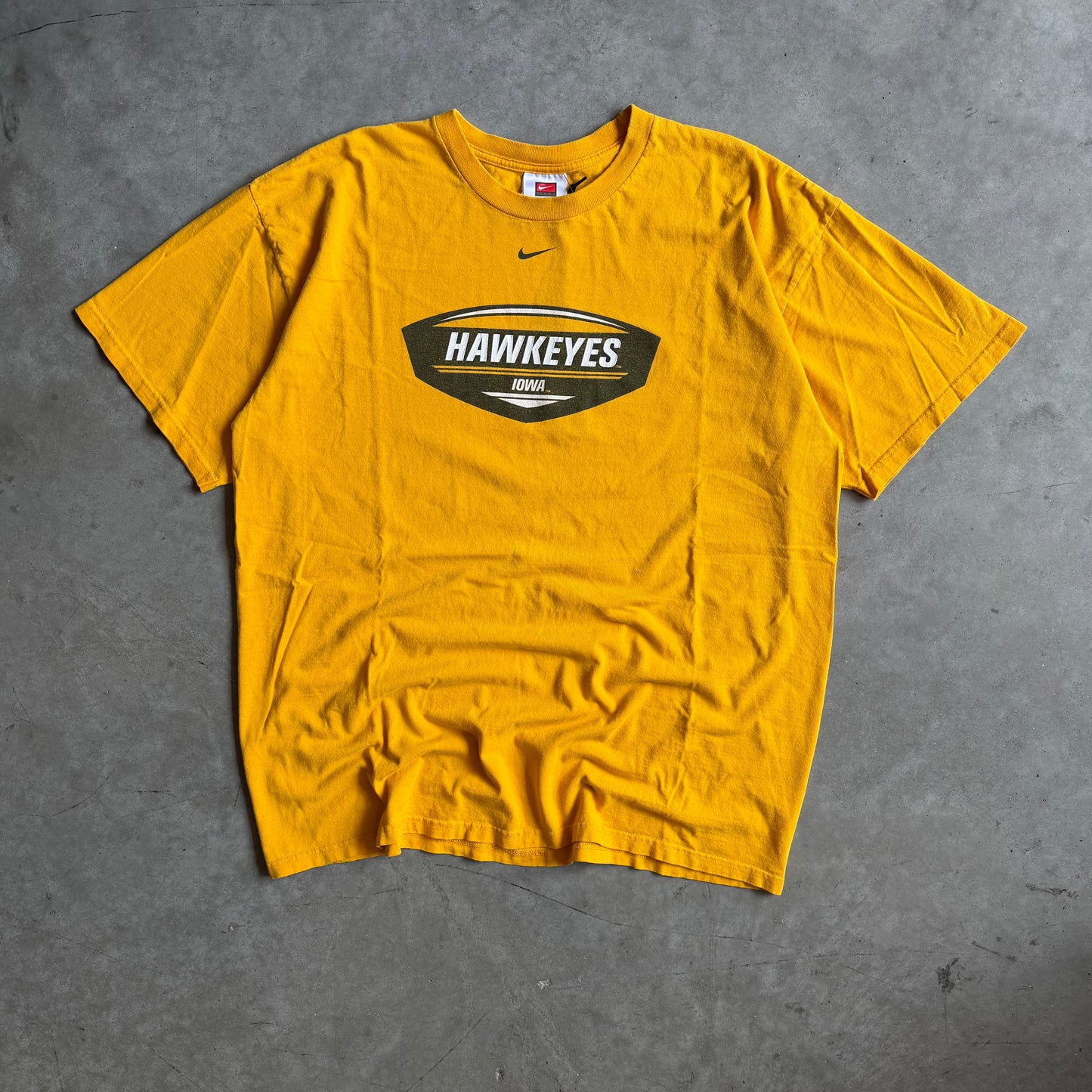 Y2K Nike Iowa Hawkeyes Centered Swoosh & Spell-Out Tee