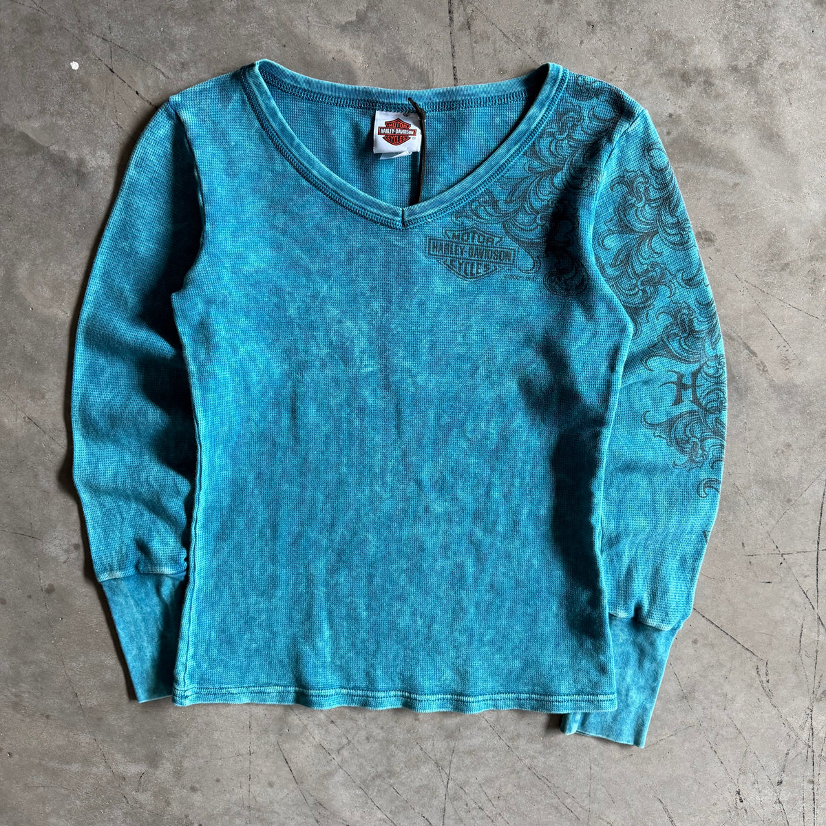 Women’s Y2K Harley Davidson Teal Tattoo Graphic Thermal w/Sleeve Hit
