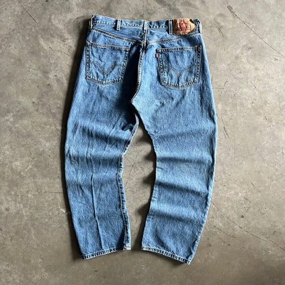 Y2K Levi’s 501 Lightwash Jeans