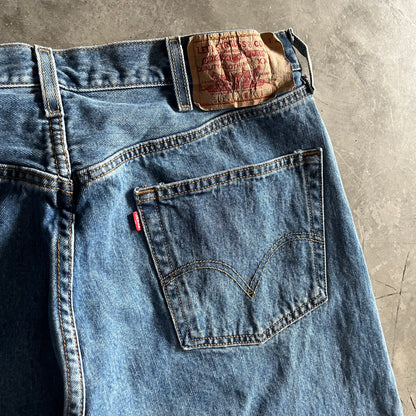 Y2K Levi’s 501 Lightwash Jeans