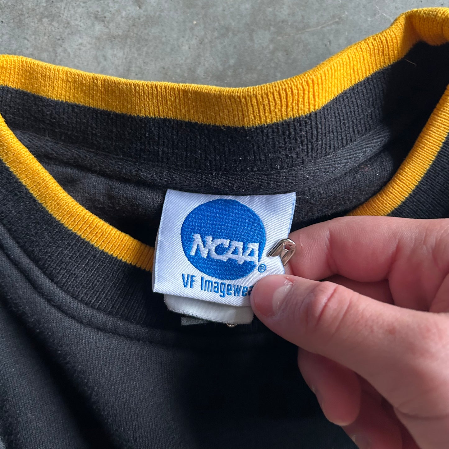 Y2K Two Tone Iowa Hawkeyes Sweatshirt