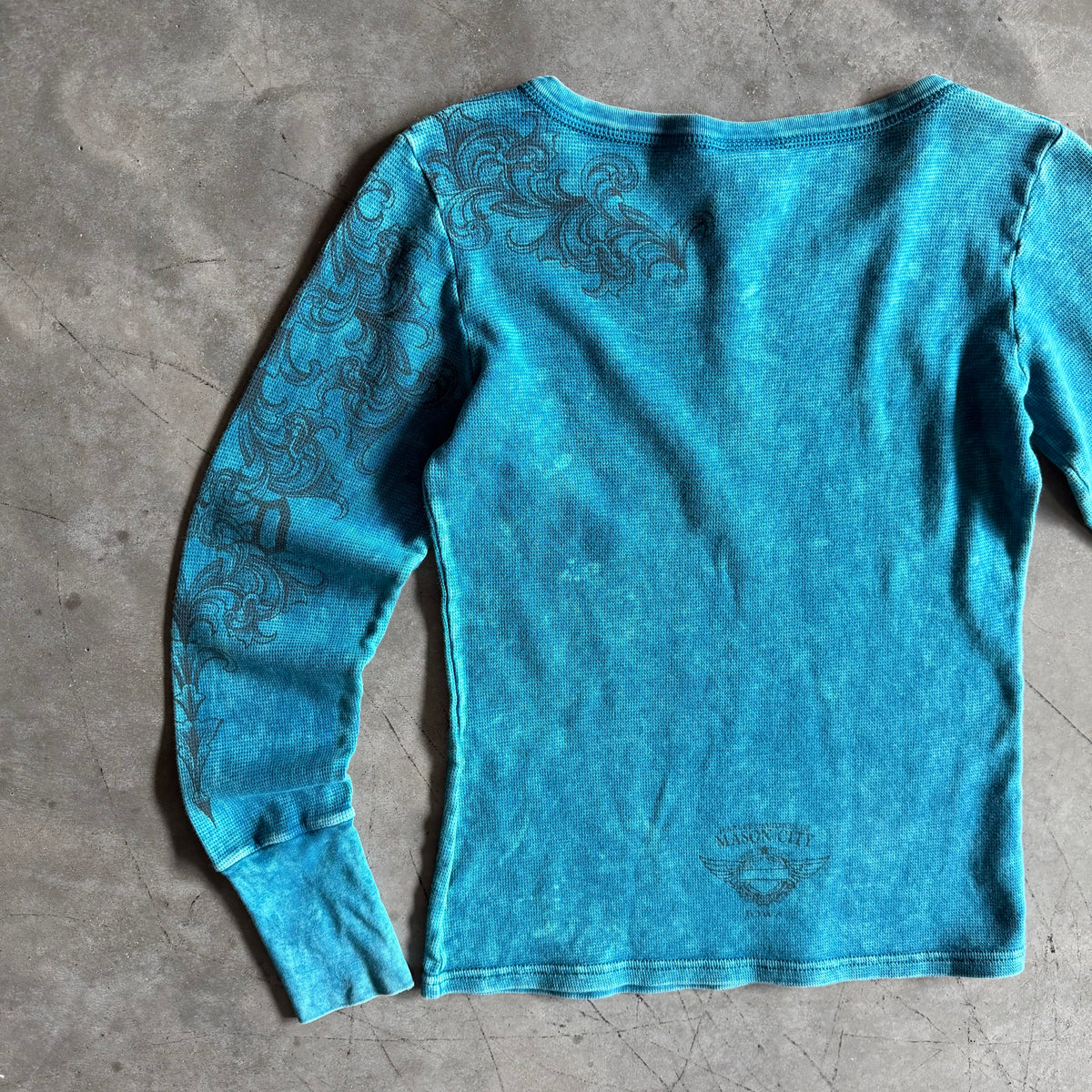 Women’s Y2K Harley Davidson Teal Tattoo Graphic Thermal w/Sleeve Hit