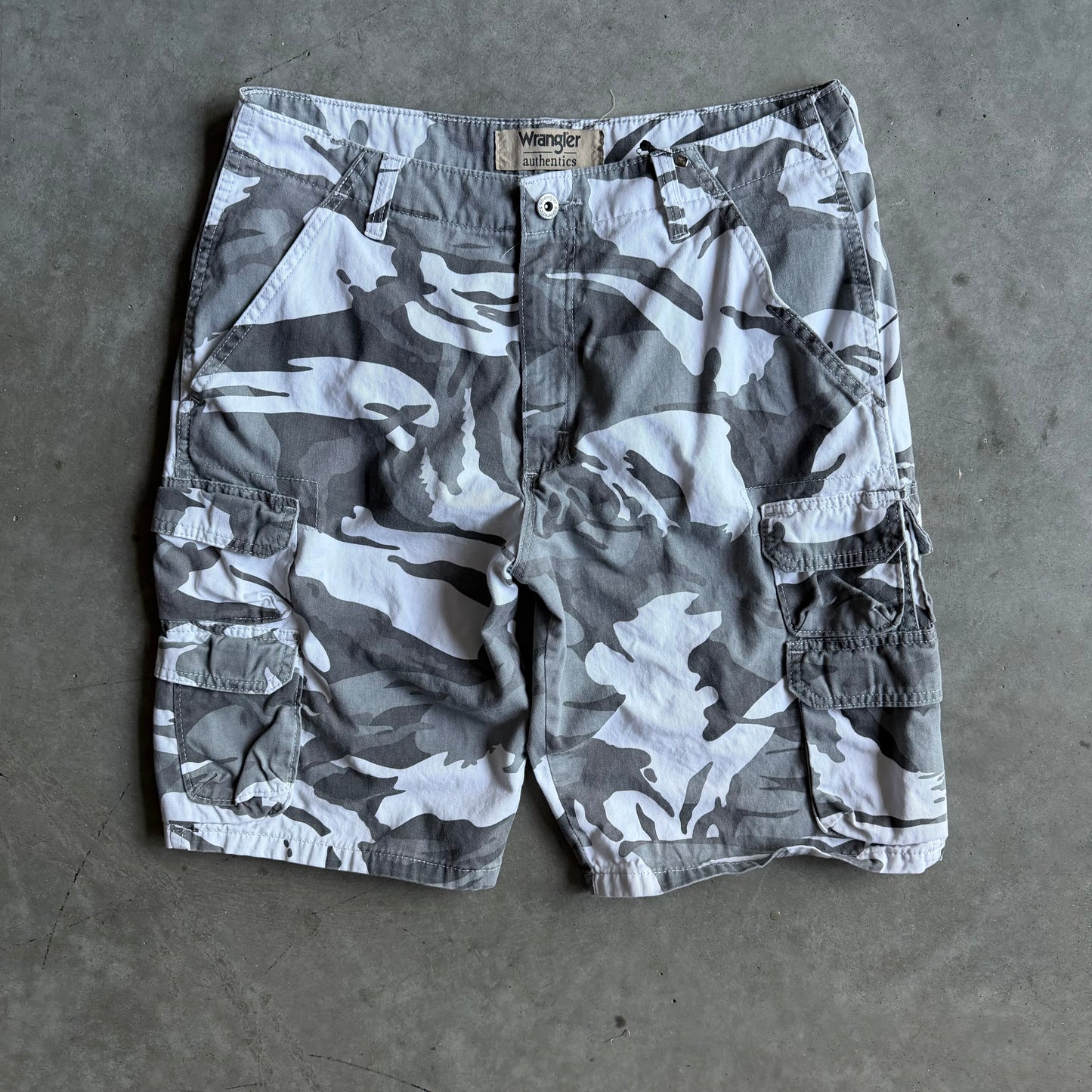 Y2K Wrangler Authentics Snow Camo Cargo Jorts