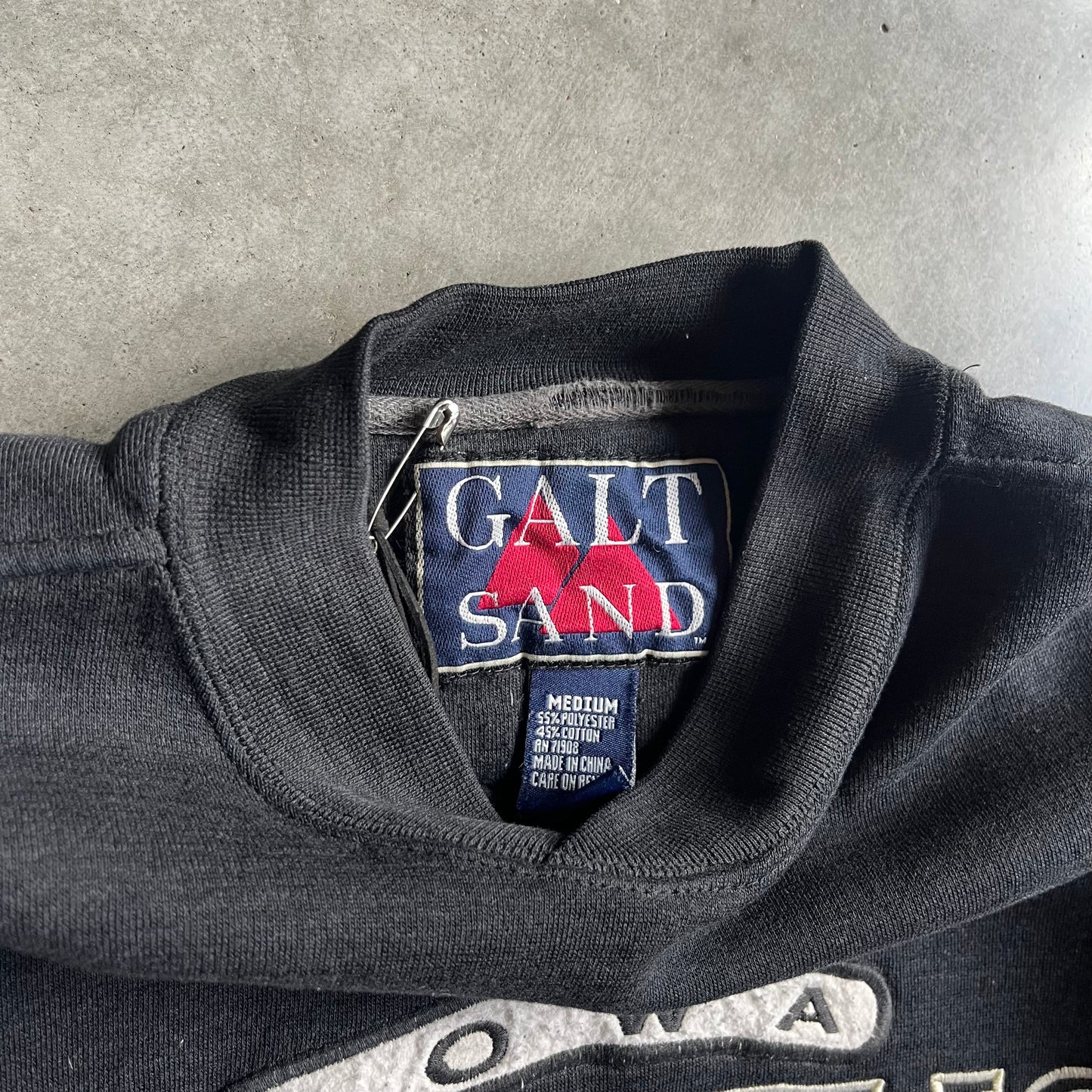 Vintage Galt Sand Iowa Hawkeyes Embroidered Crest Crewneck