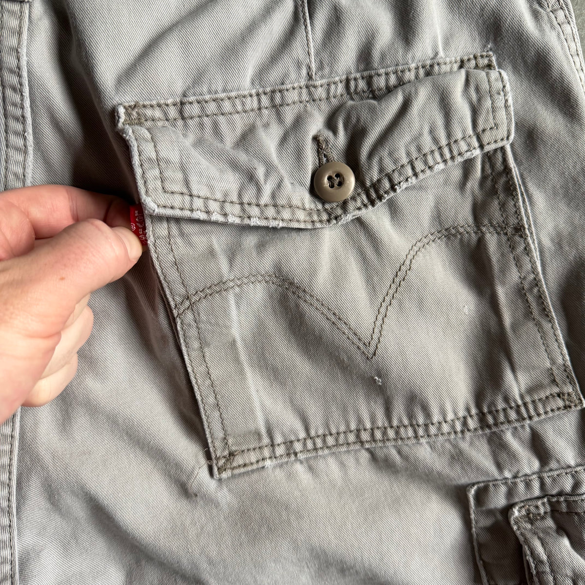 Y2K Levi’s Grey Distressed Utility Cargo Shorts