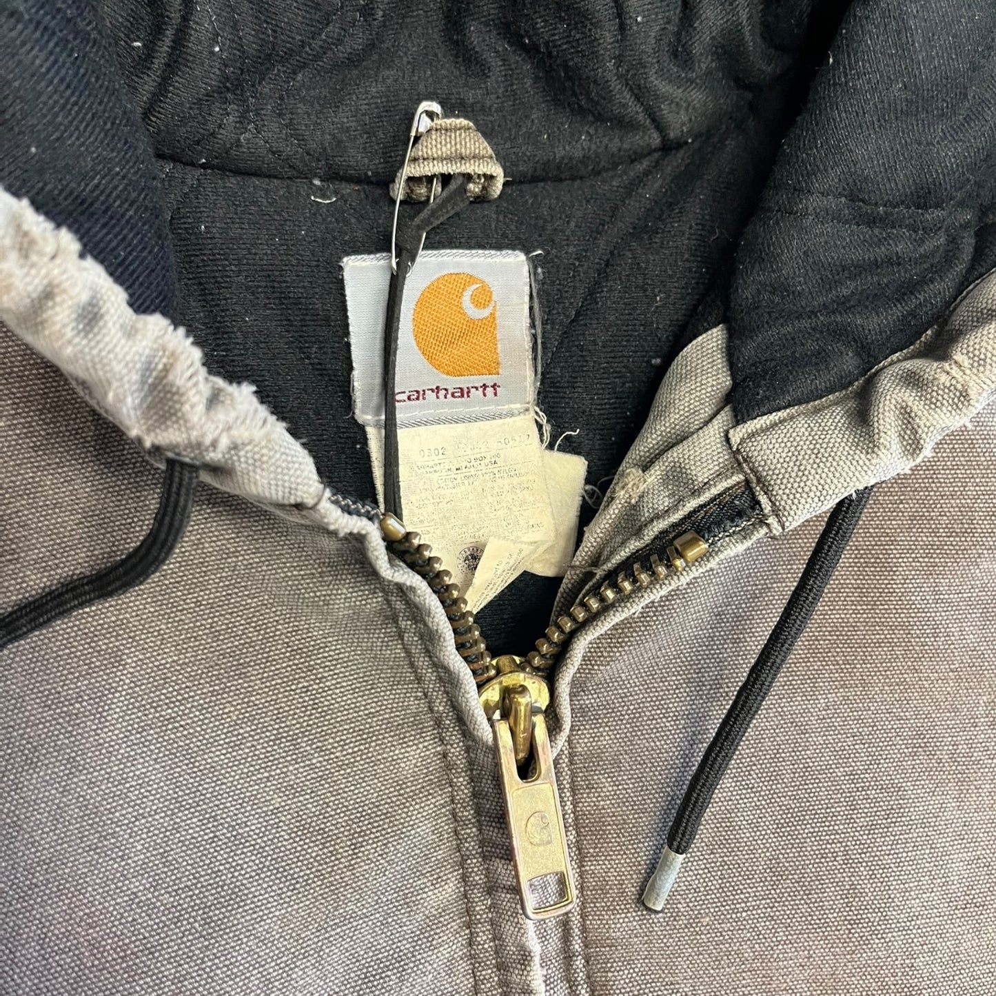 Vintage Carhartt ‘J130 CHT’ Distressed Active Jacket