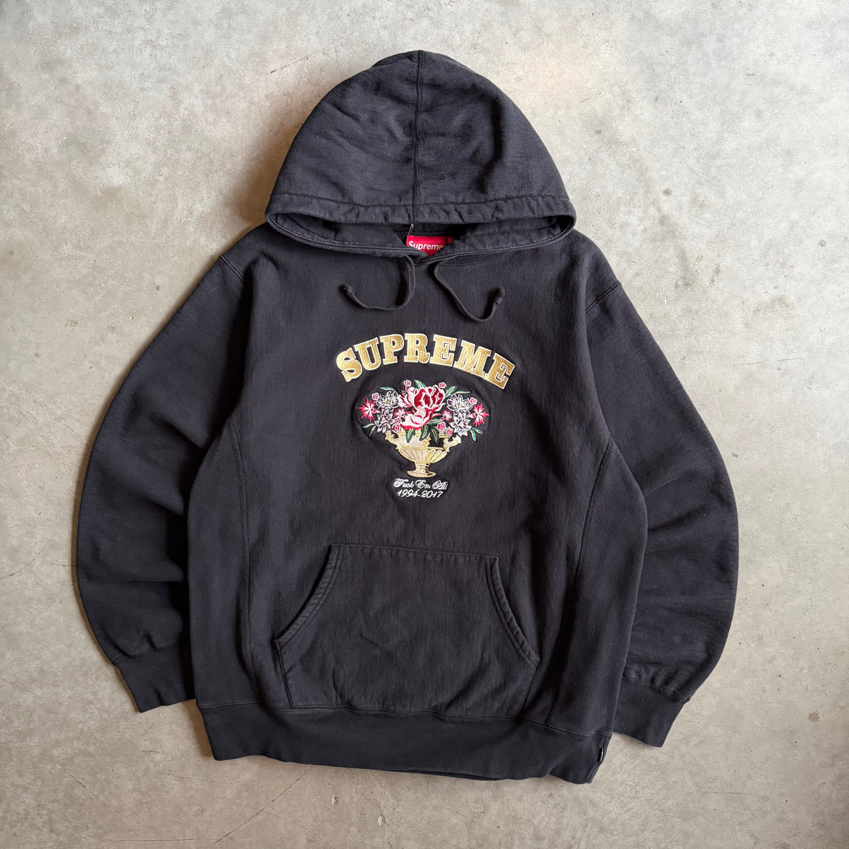 Supreme FW17 Center Piece Hoodie Black