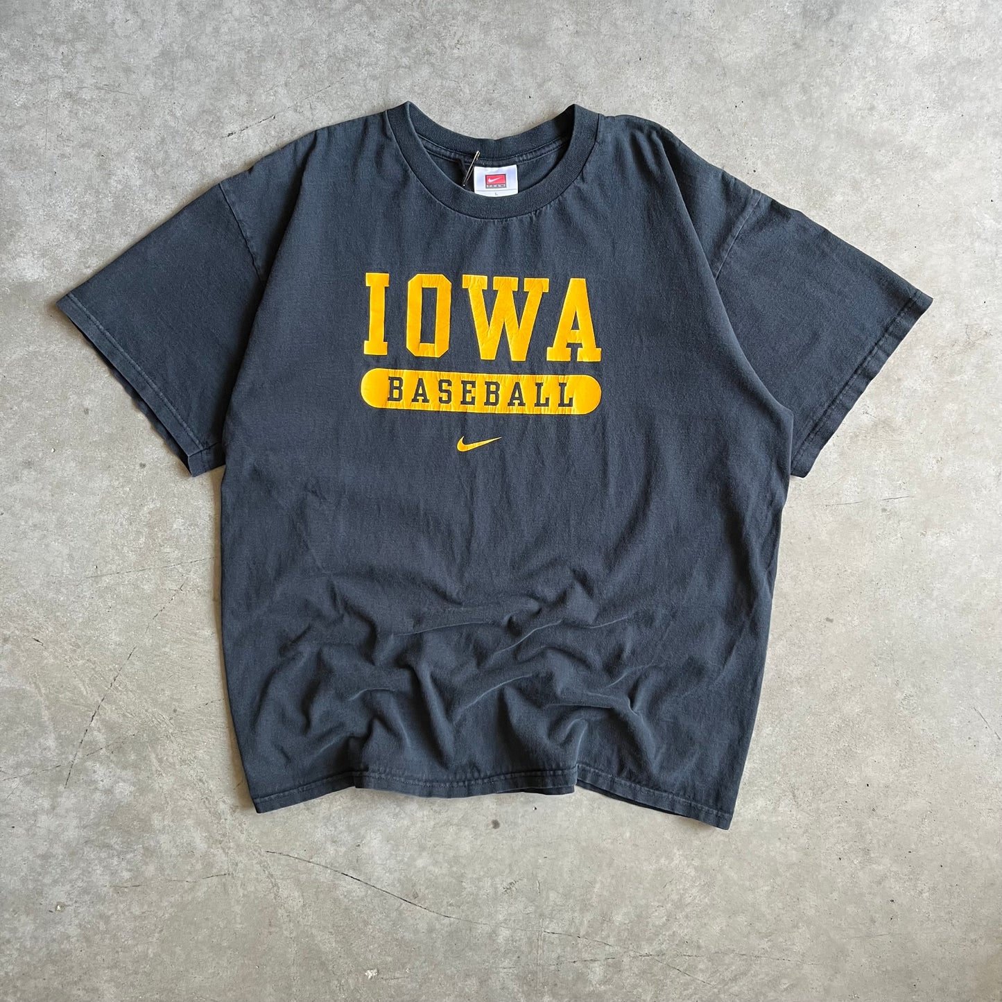 Vintage Nike Iowa Hawkeyes Baseball Spell-Out Tee