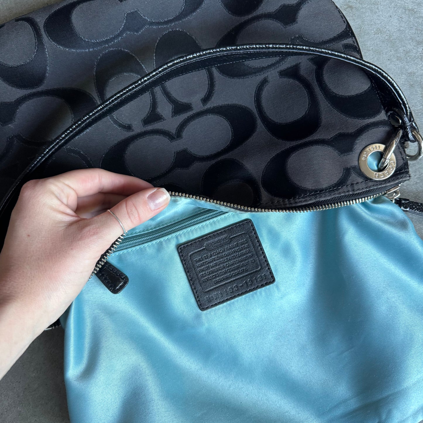 Coach Poppy Signature Shoulder Bag Black/Metallic